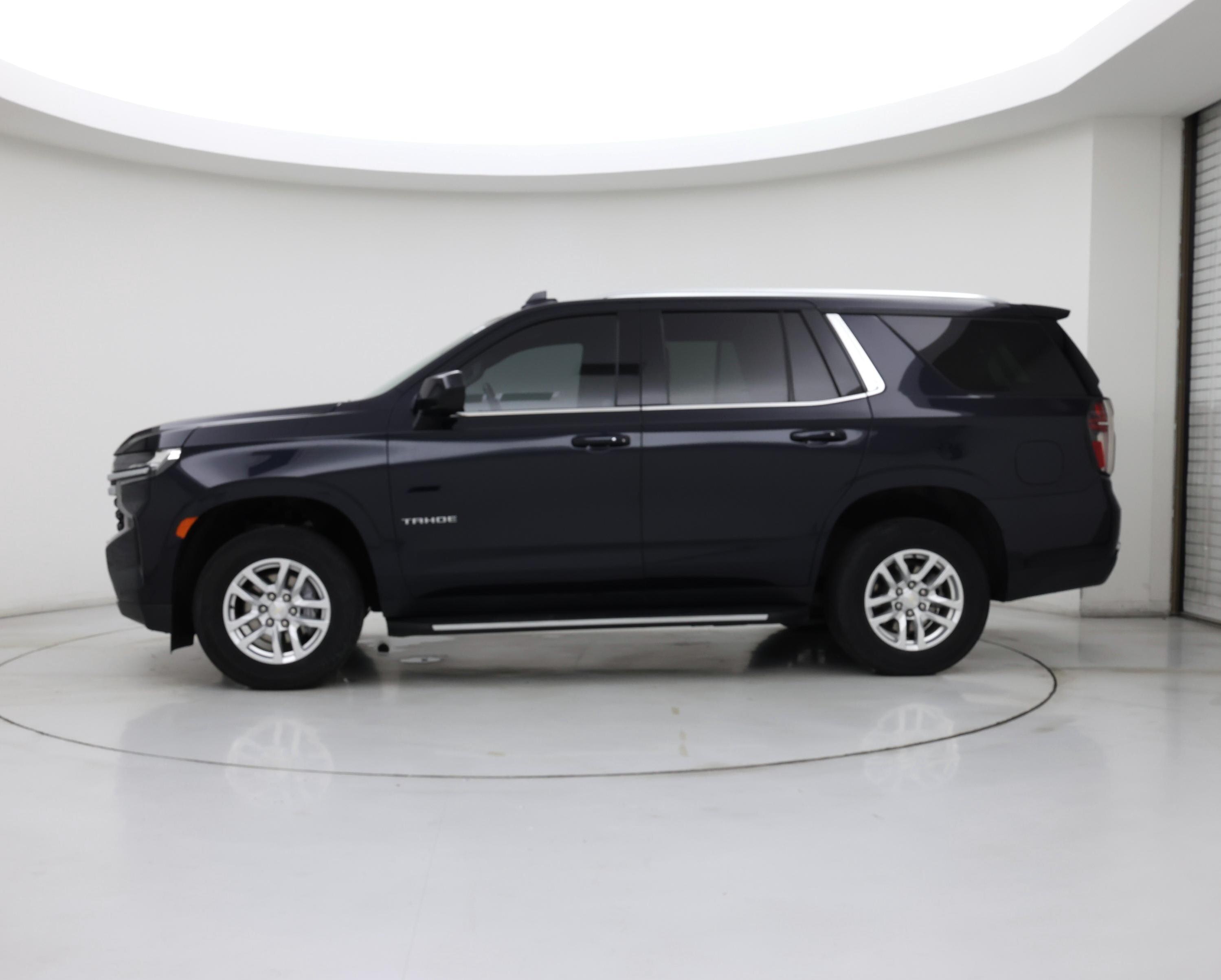 Thumbnail: 2023 Chevrolet Tahoe - 3