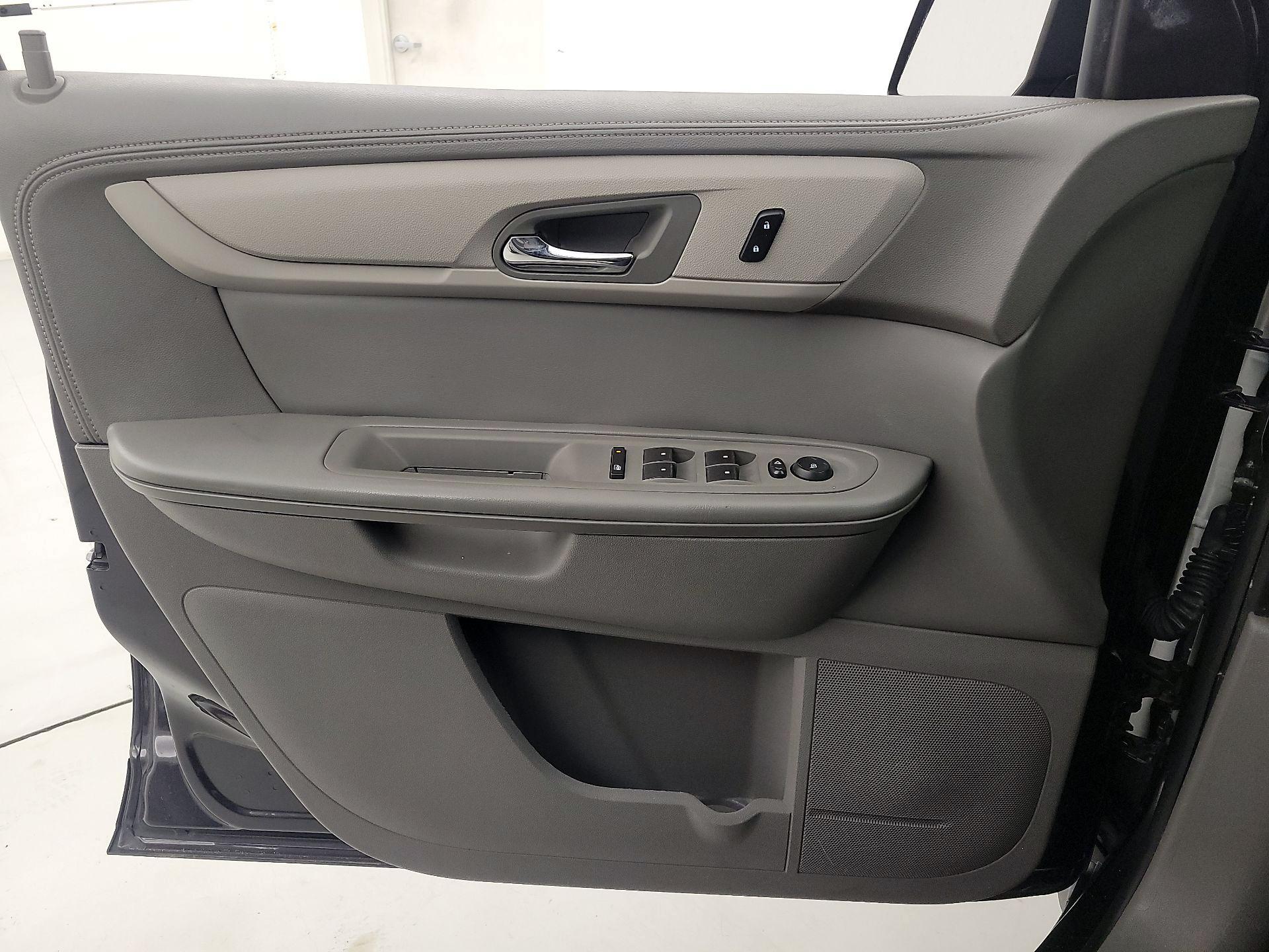 Thumbnail: 2016 Chevrolet Traverse - 12