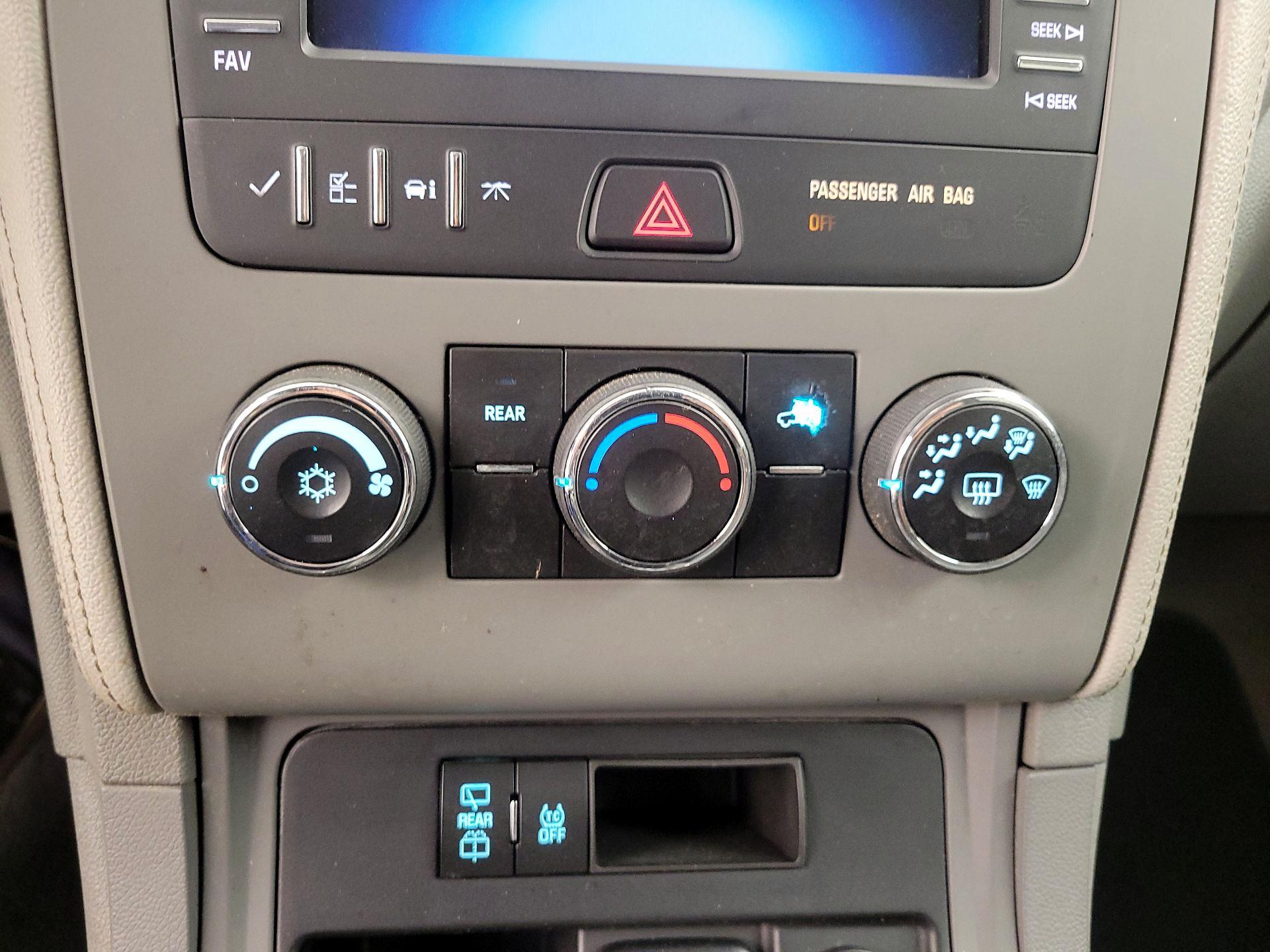 Thumbnail: 2016 Chevrolet Traverse - 16