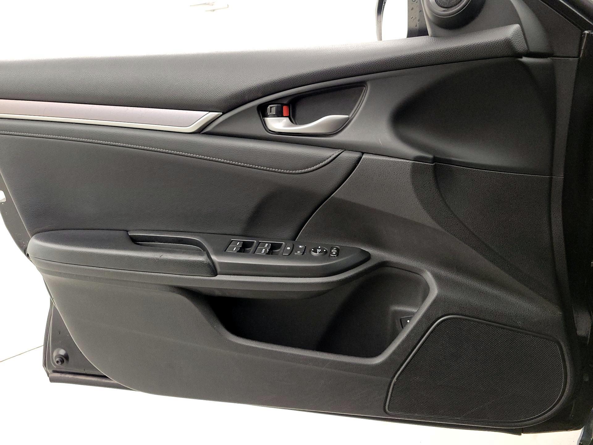 Thumbnail: 2016 Honda Civic - 12