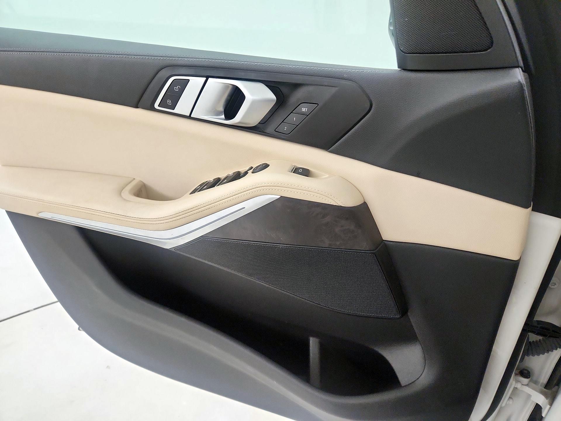 Thumbnail: 2022 BMW X5 - 12