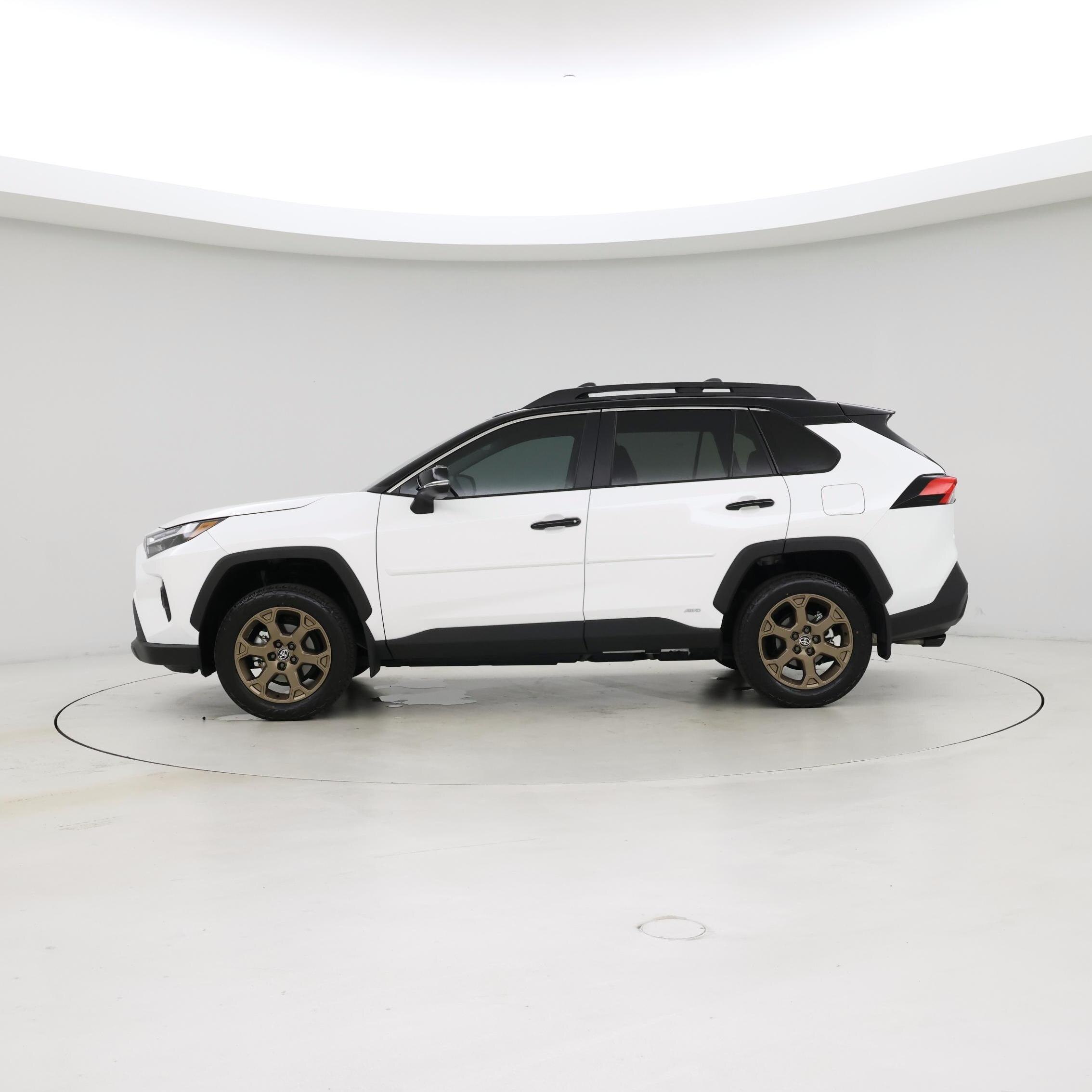 Thumbnail: 2025 Toyota RAV4 - 3