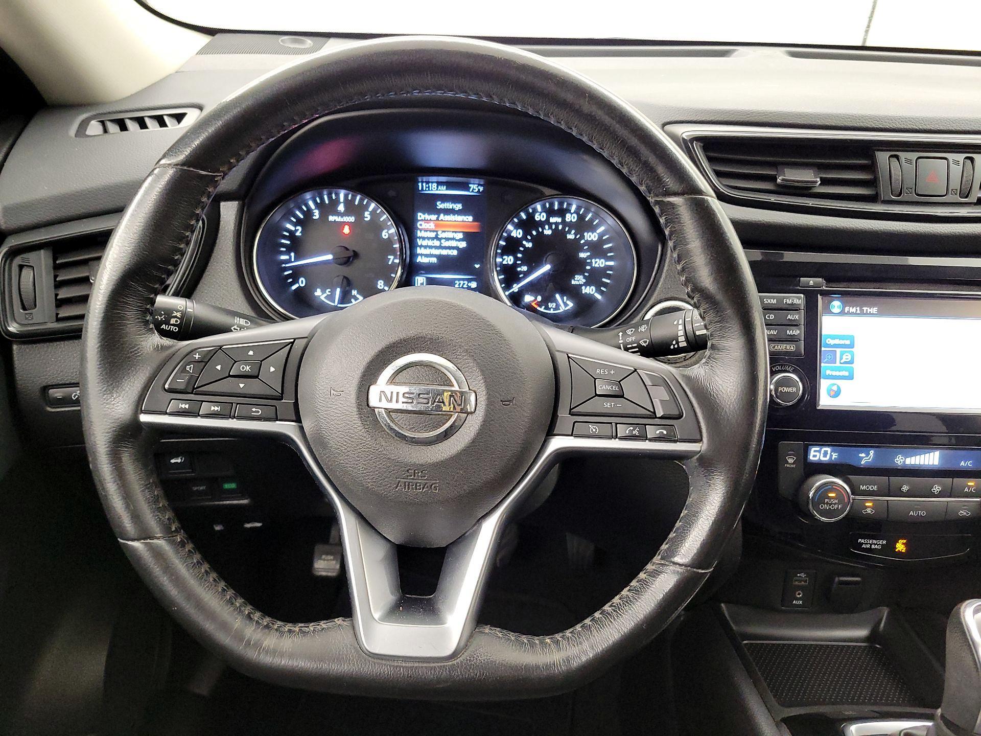 Thumbnail: 2017 Nissan Rogue - 10