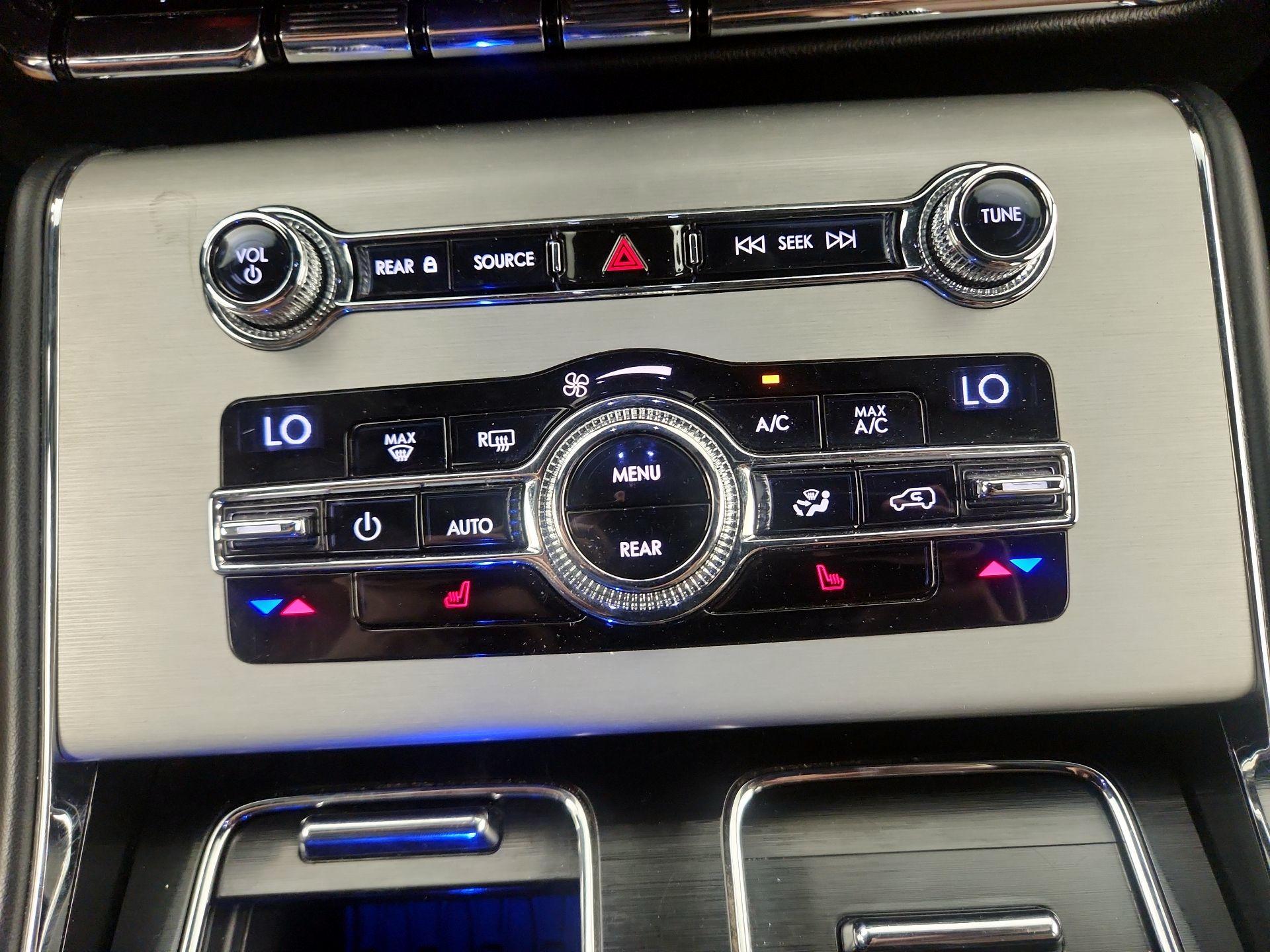 Thumbnail: 2020 Lincoln Aviator - 14