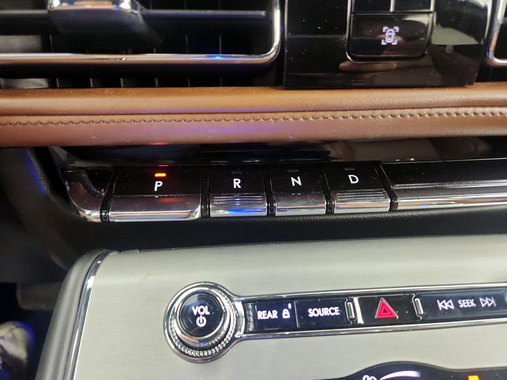 Thumbnail: 2020 Lincoln Aviator - 15