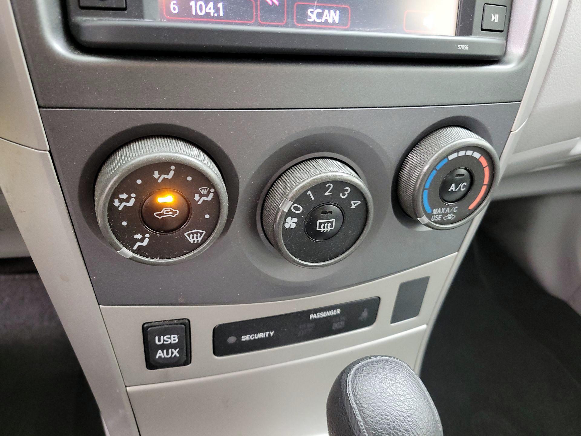 Thumbnail: 2013 Toyota Corolla - 15