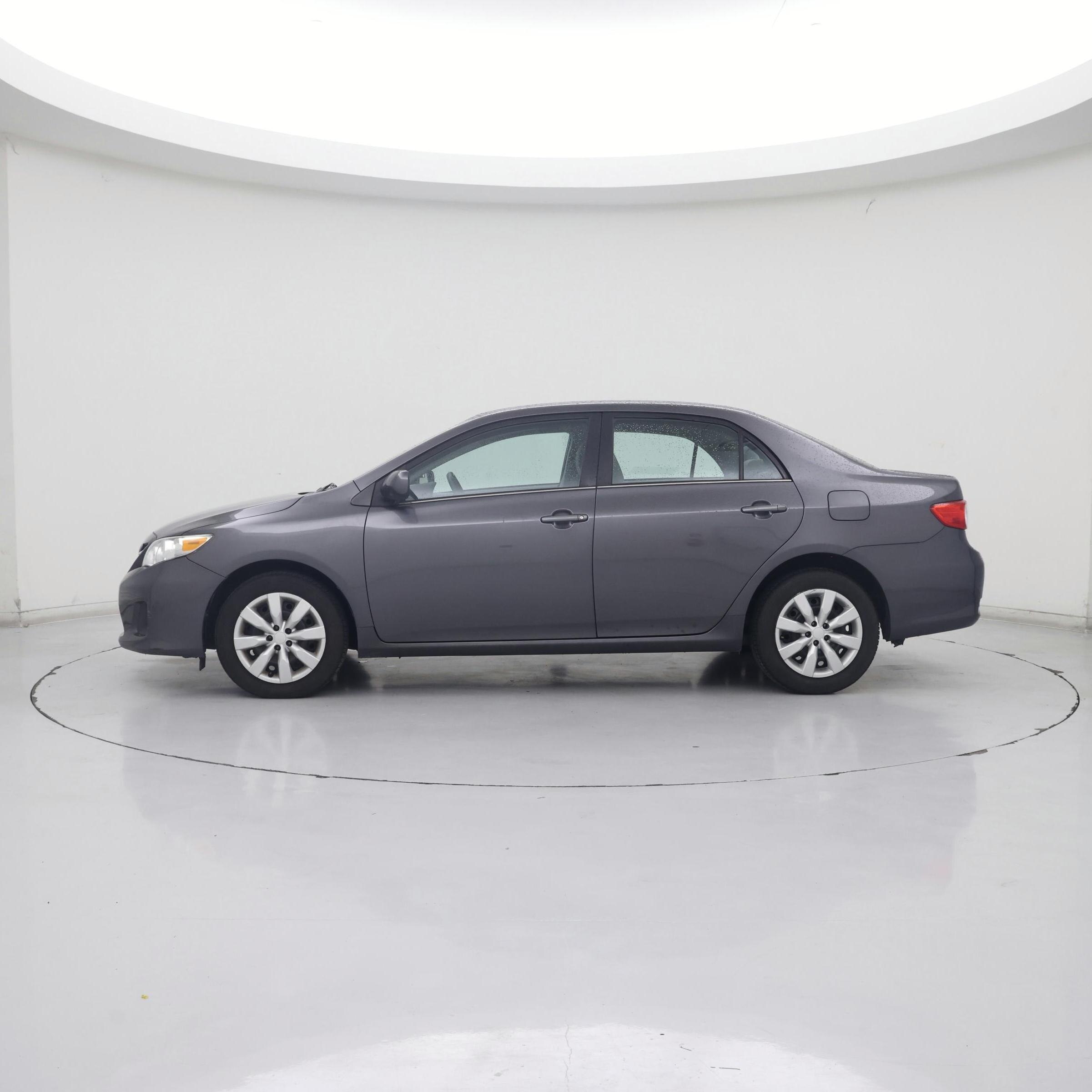 Thumbnail: 2013 Toyota Corolla - 3