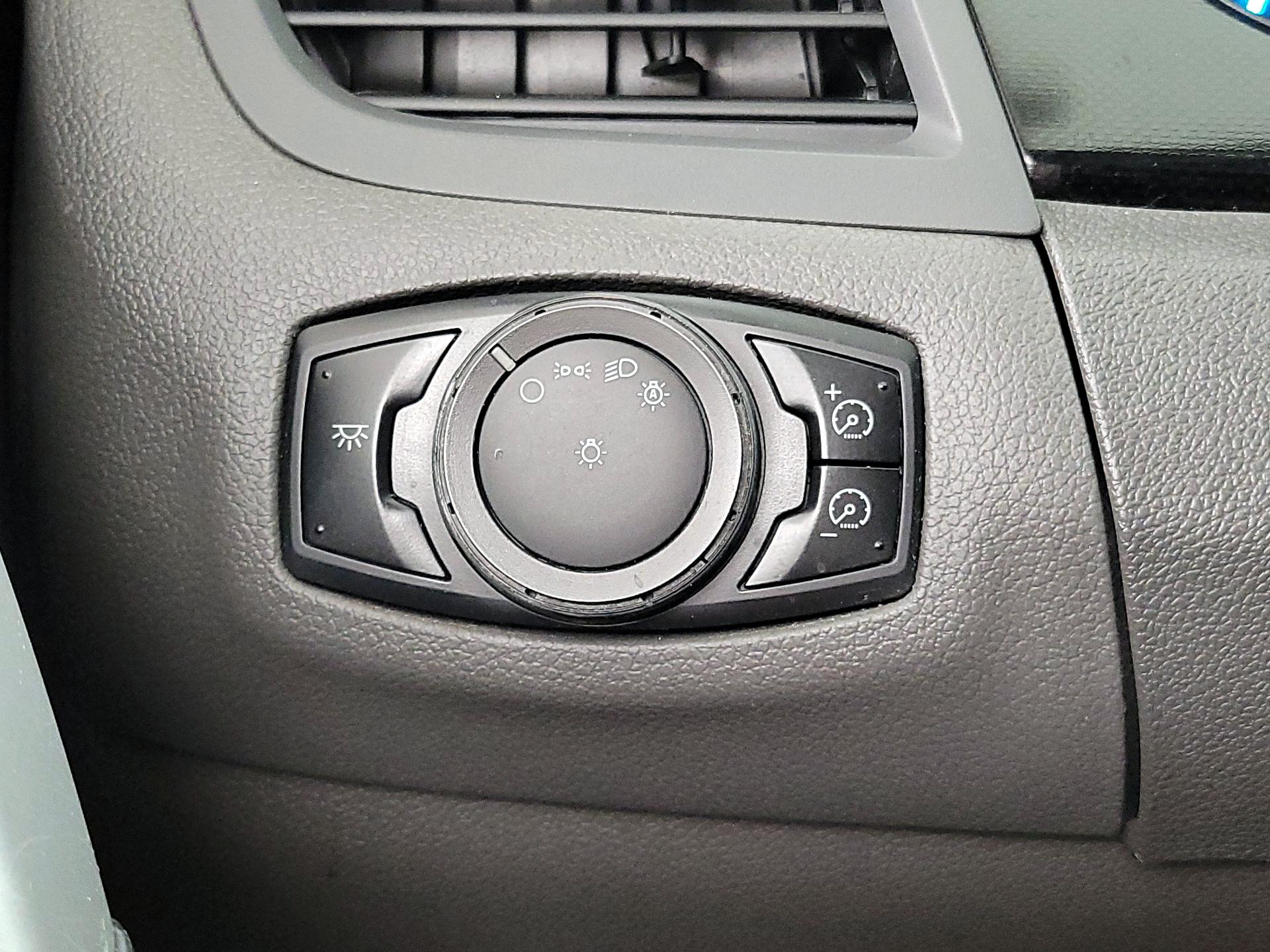 Thumbnail: 2013 Ford Edge - 13