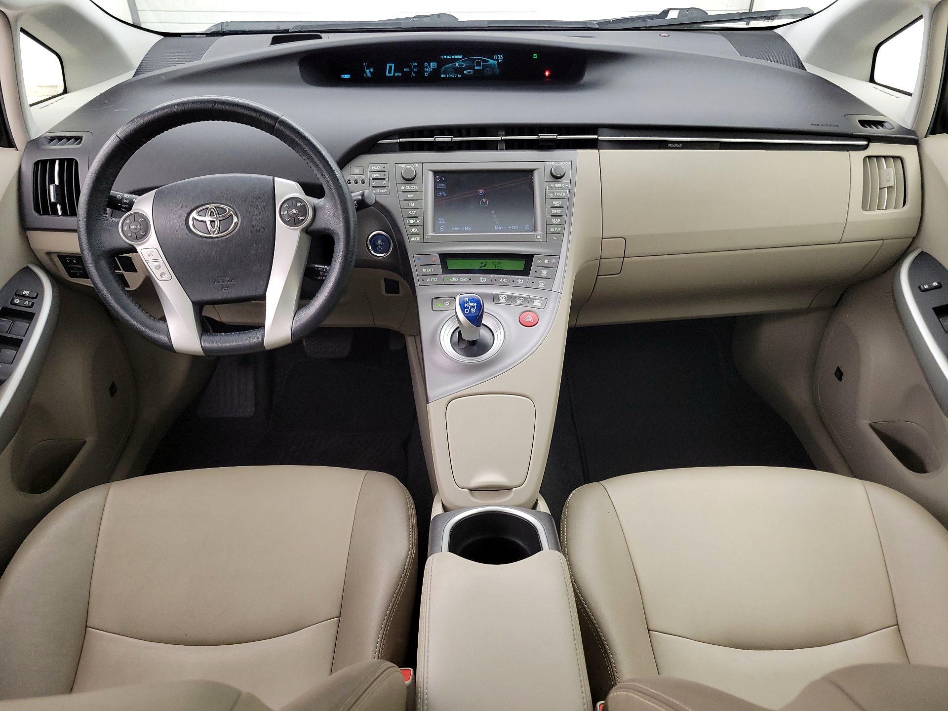 Thumbnail: 2015 Toyota Prius - 9