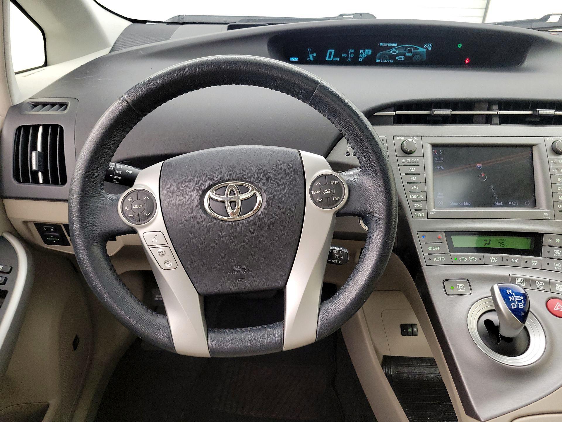 Thumbnail: 2015 Toyota Prius - 10