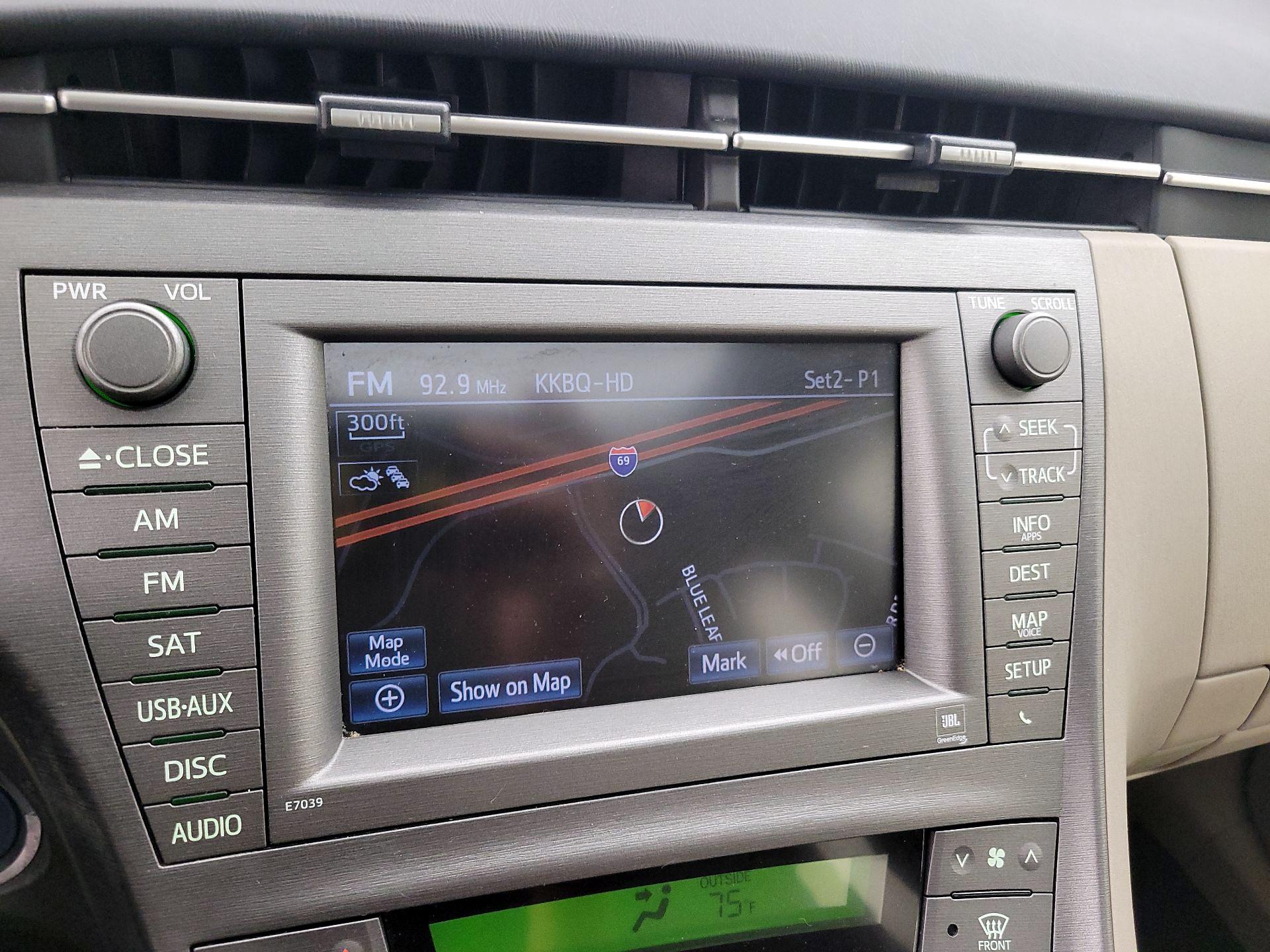 Thumbnail: 2015 Toyota Prius - 16