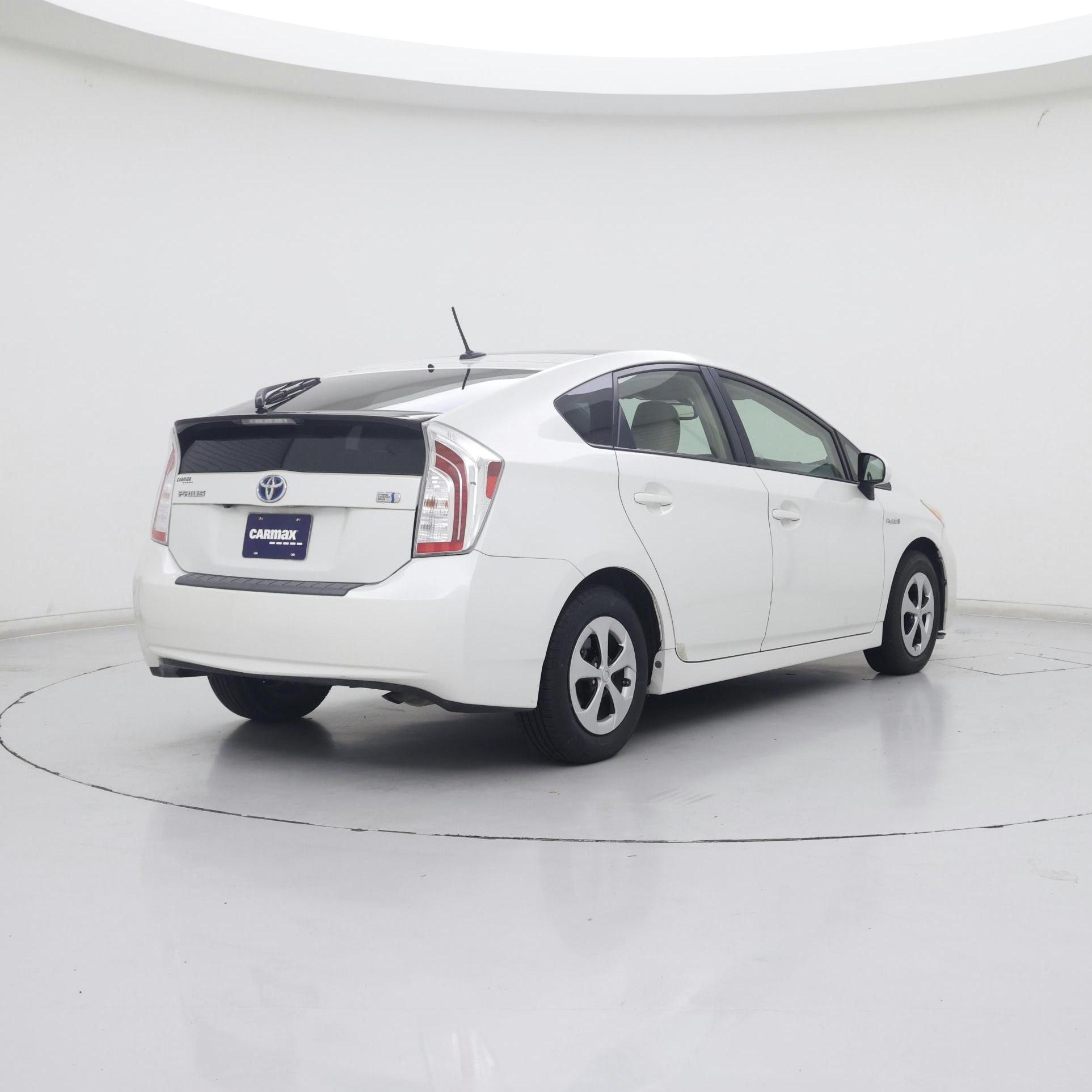 Thumbnail: 2015 Toyota Prius - 8