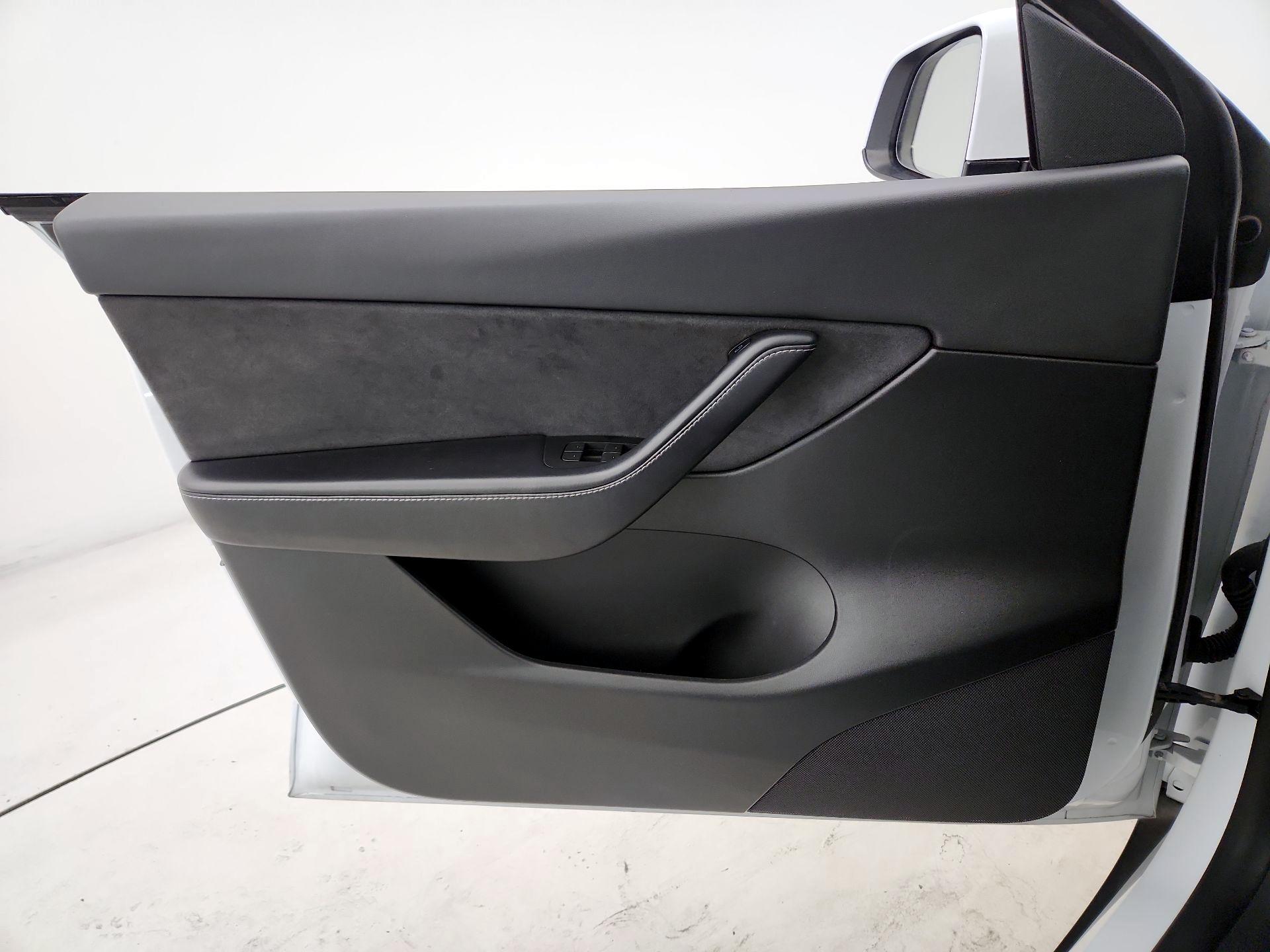 Thumbnail: 2022 Tesla Model Y - 12