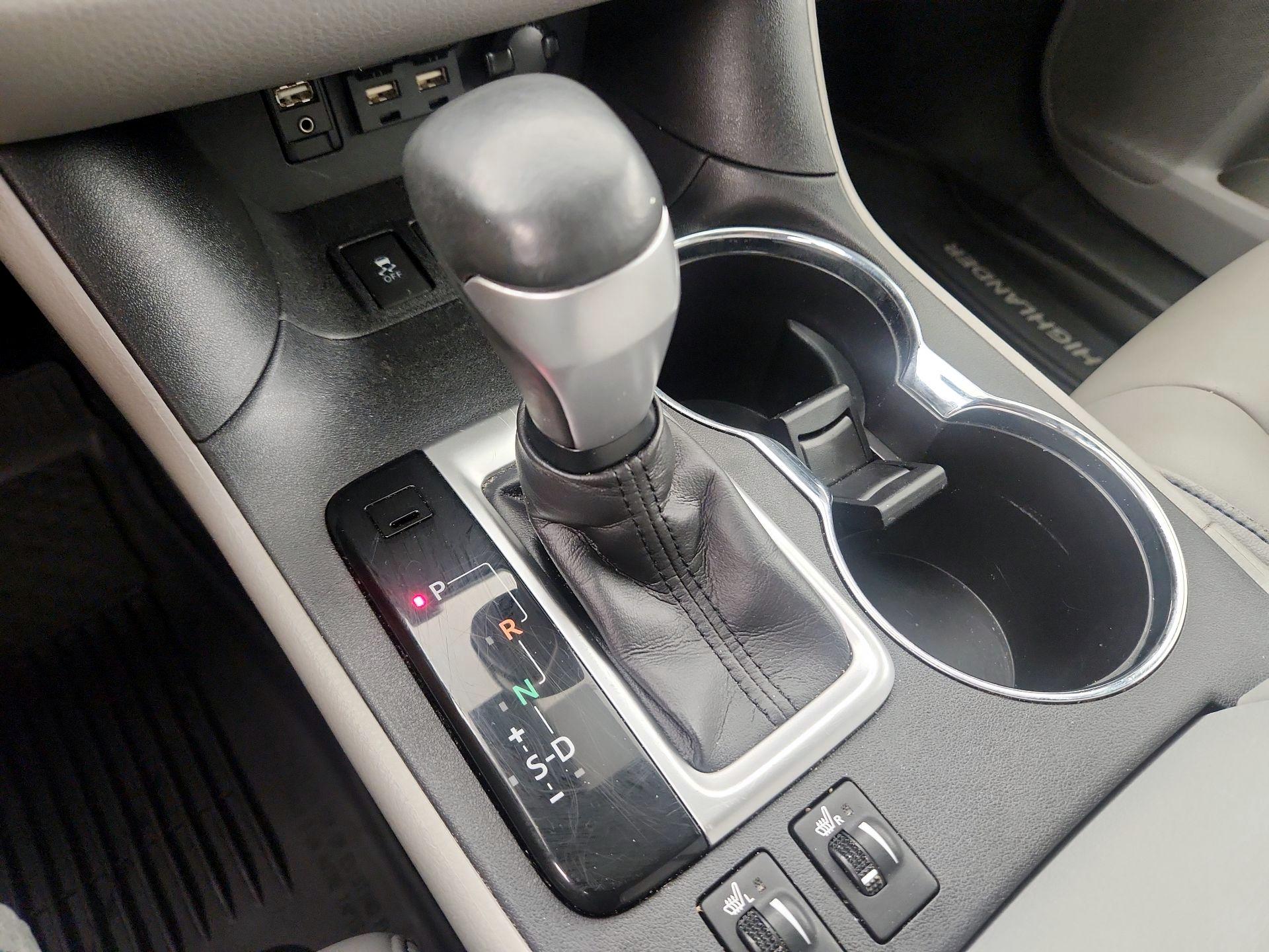 Thumbnail: 2019 Toyota Highlander - 15