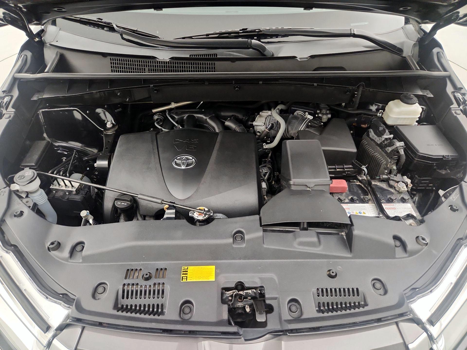 Thumbnail: 2019 Toyota Highlander - 18