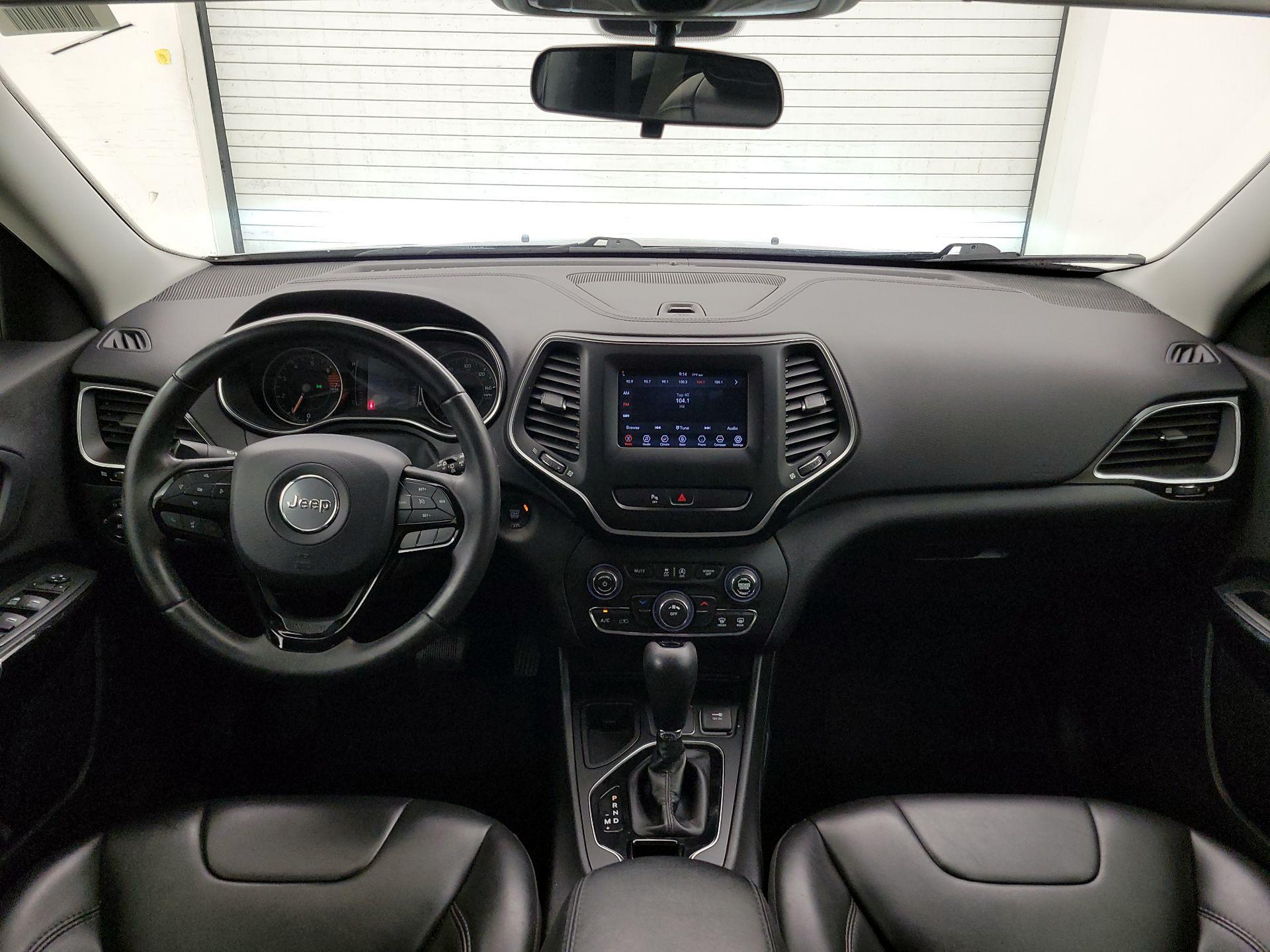 Thumbnail: 2019 Jeep Cherokee - 9