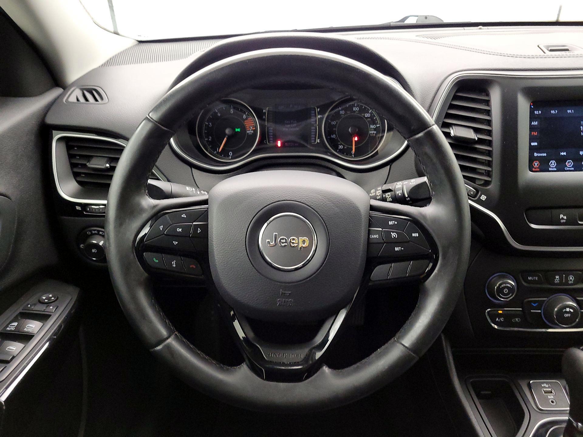 Thumbnail: 2019 Jeep Cherokee - 10