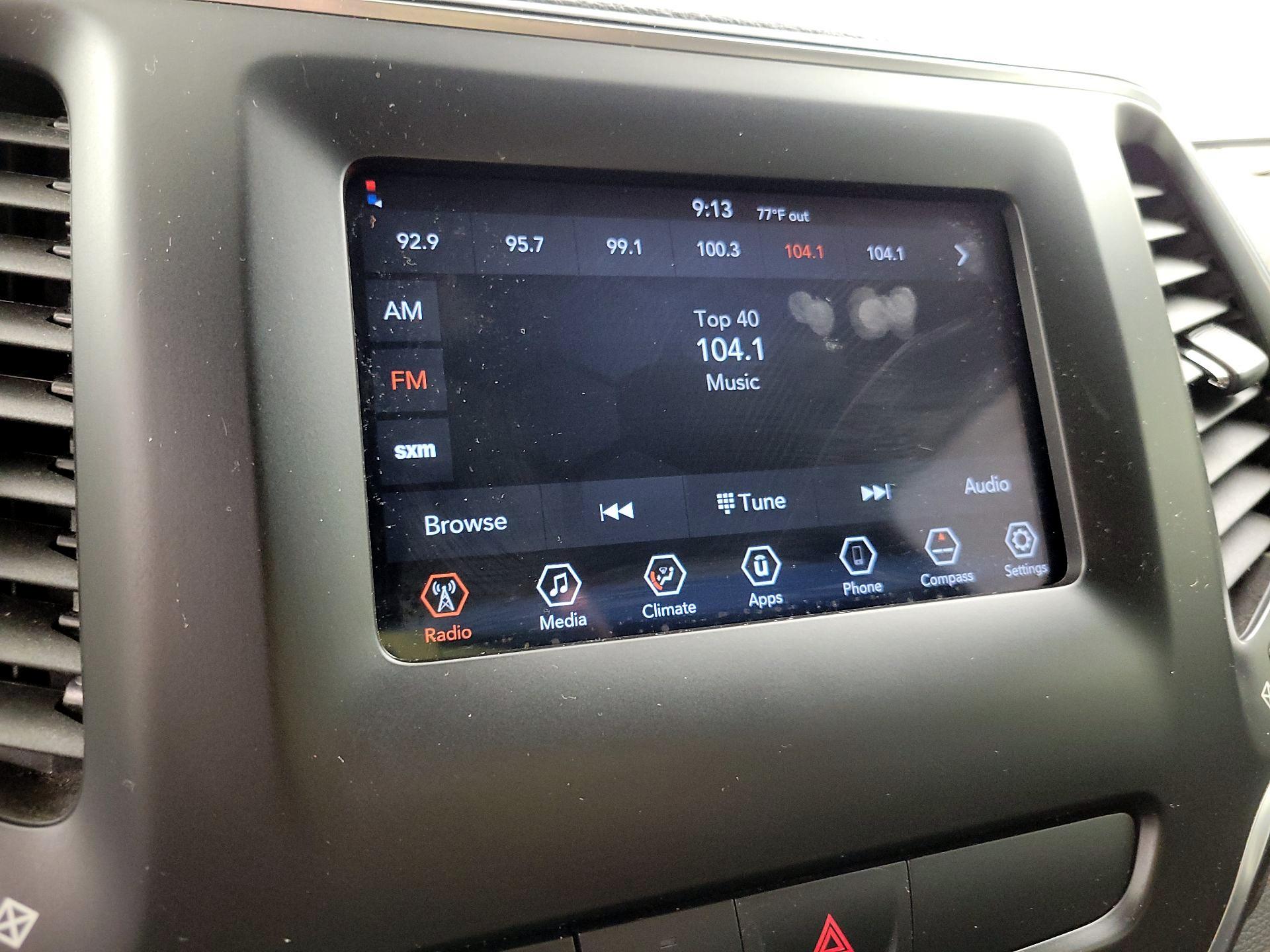 Thumbnail: 2019 Jeep Cherokee - 15
