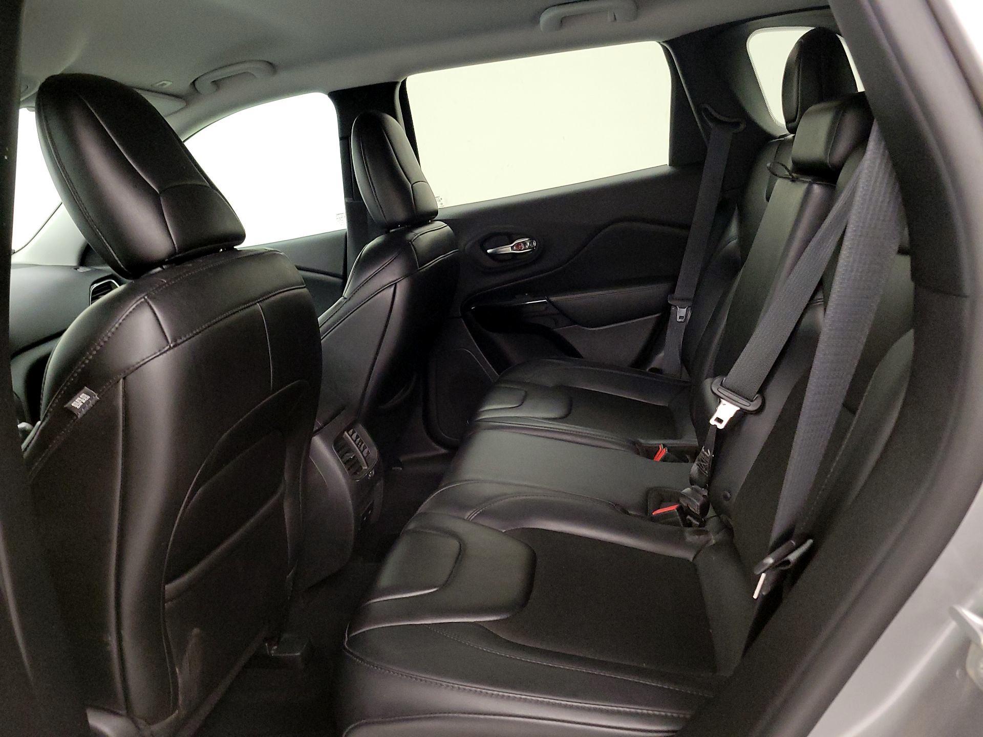 Thumbnail: 2019 Jeep Cherokee - 19
