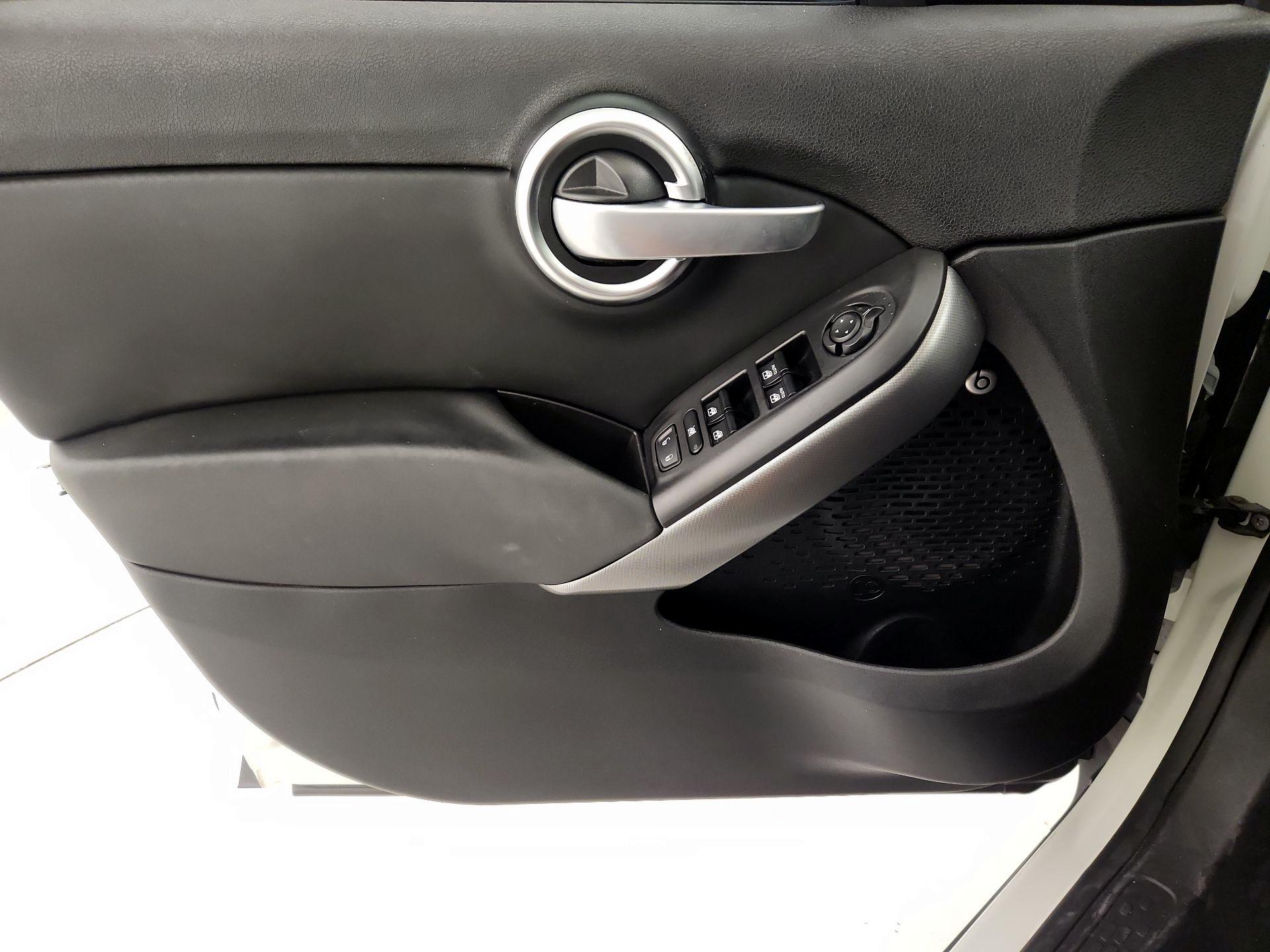 Thumbnail: 2017 Fiat 500X - 12