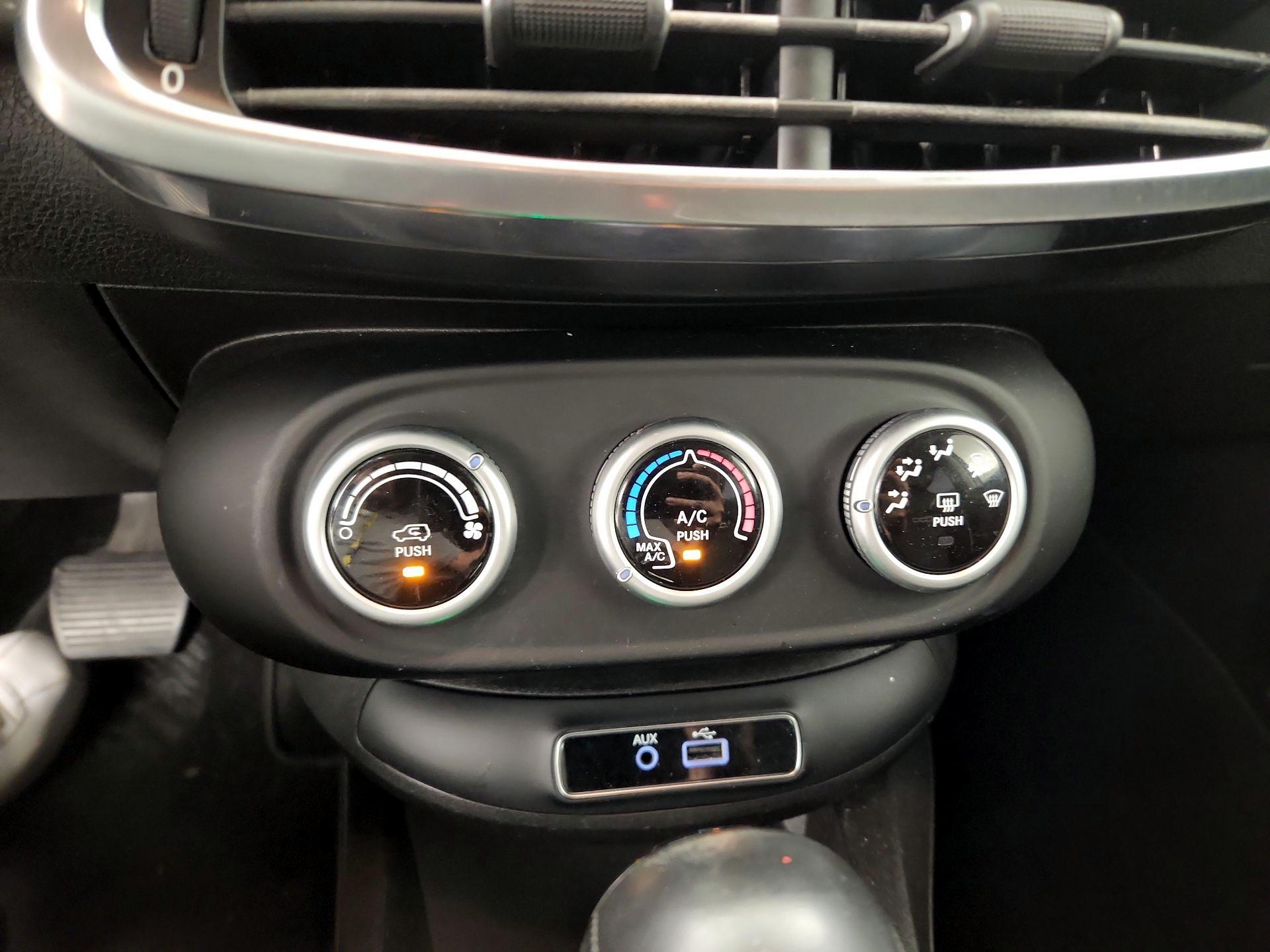 Thumbnail: 2017 Fiat 500X - 16