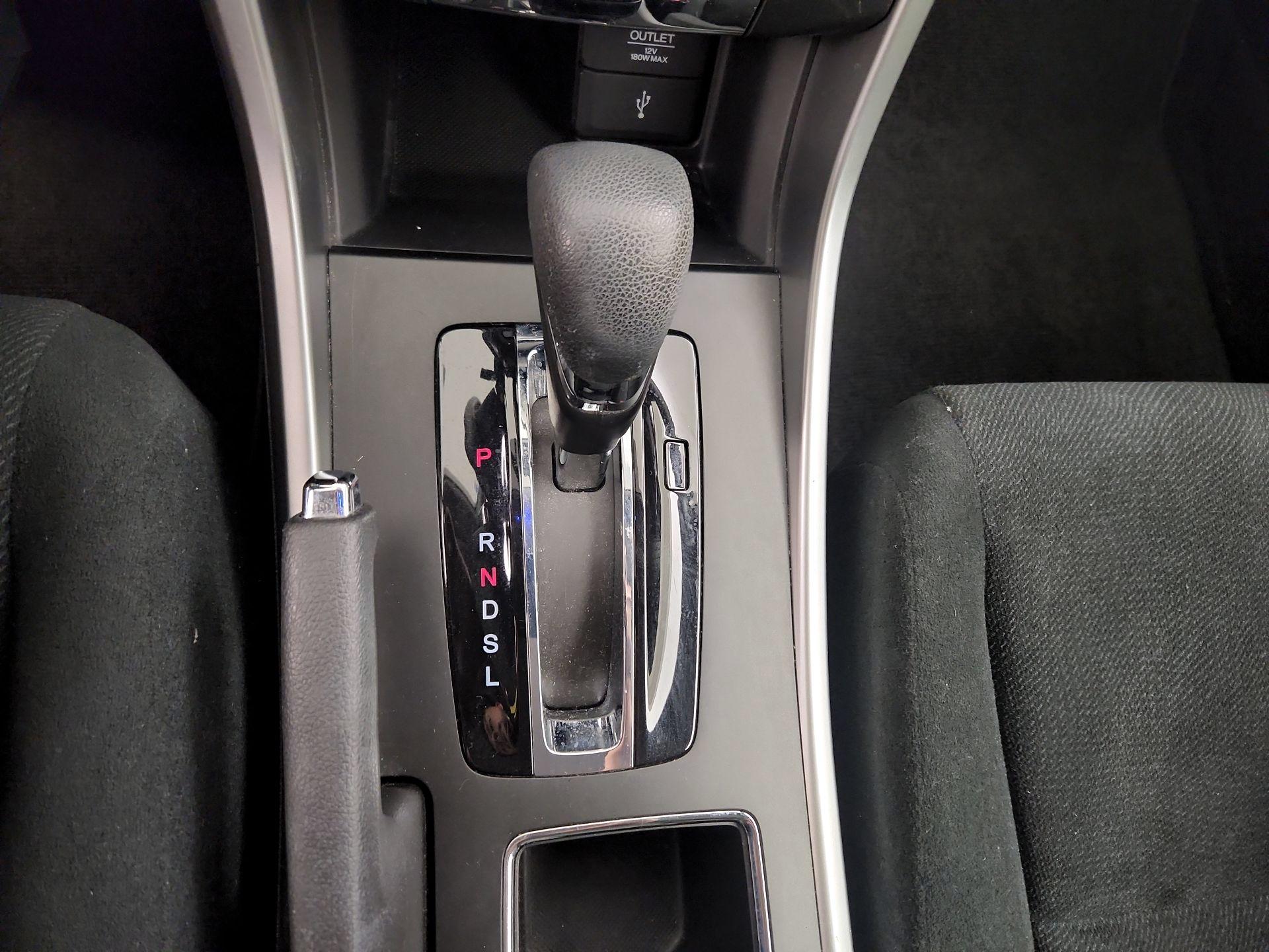Thumbnail: 2013 Honda Accord - 17