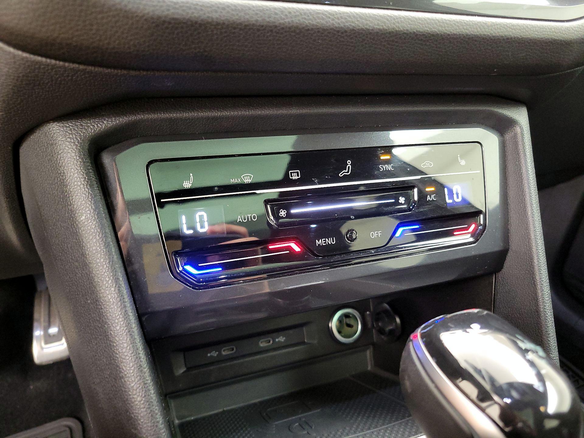 Thumbnail: 2022 Volkswagen Tiguan - 16