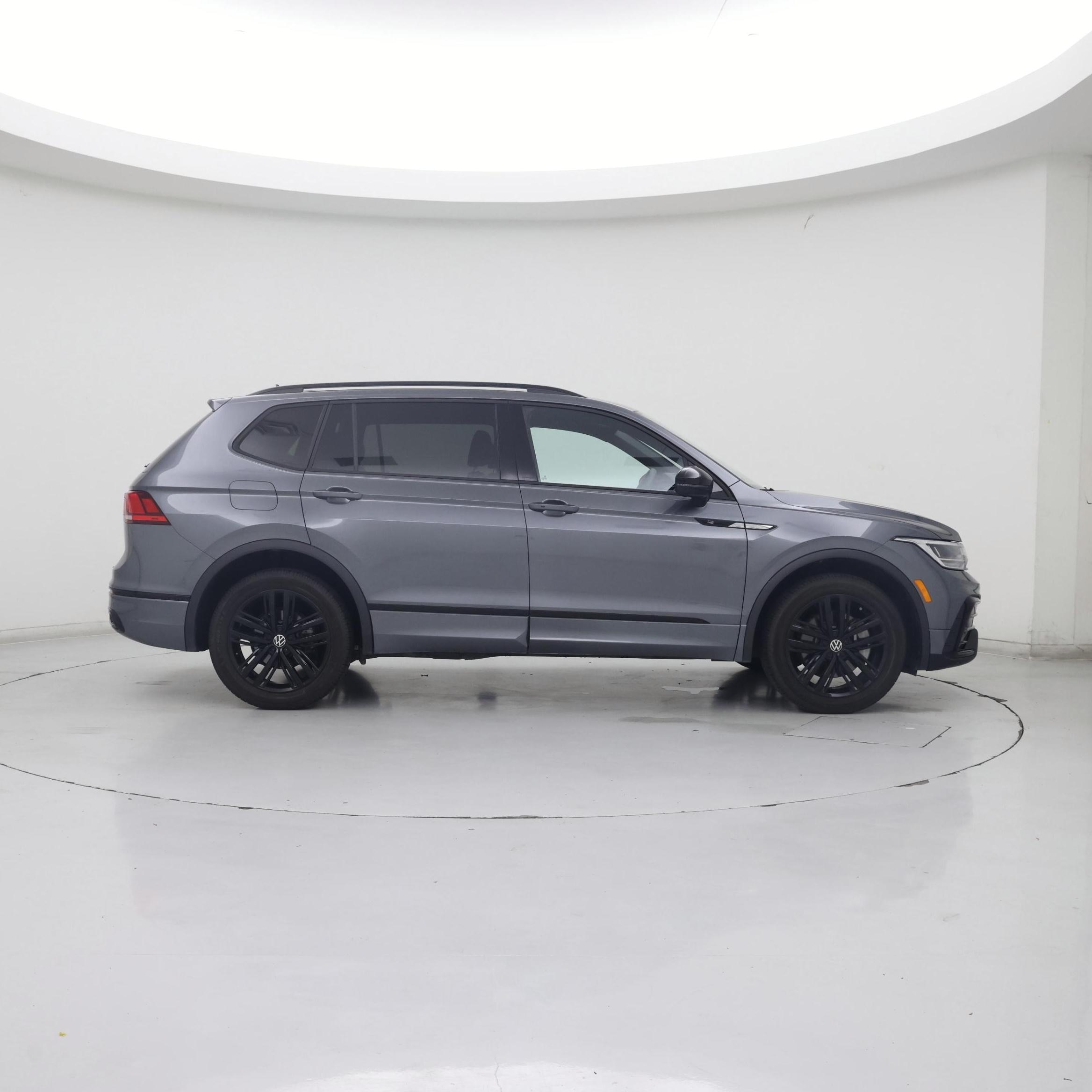 Thumbnail: 2022 Volkswagen Tiguan - 7