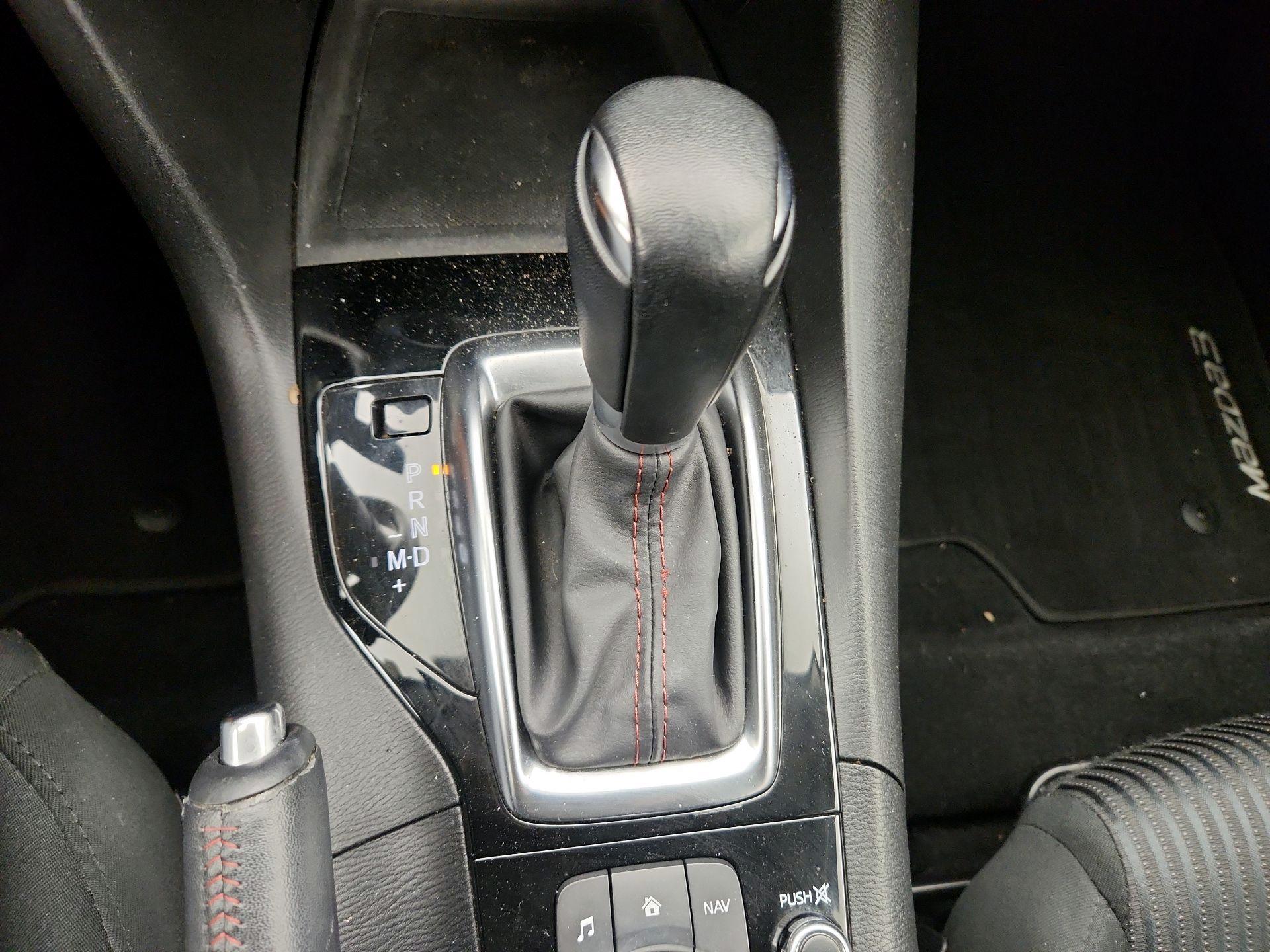 Thumbnail: 2015 Mazda Mazda3 - 17