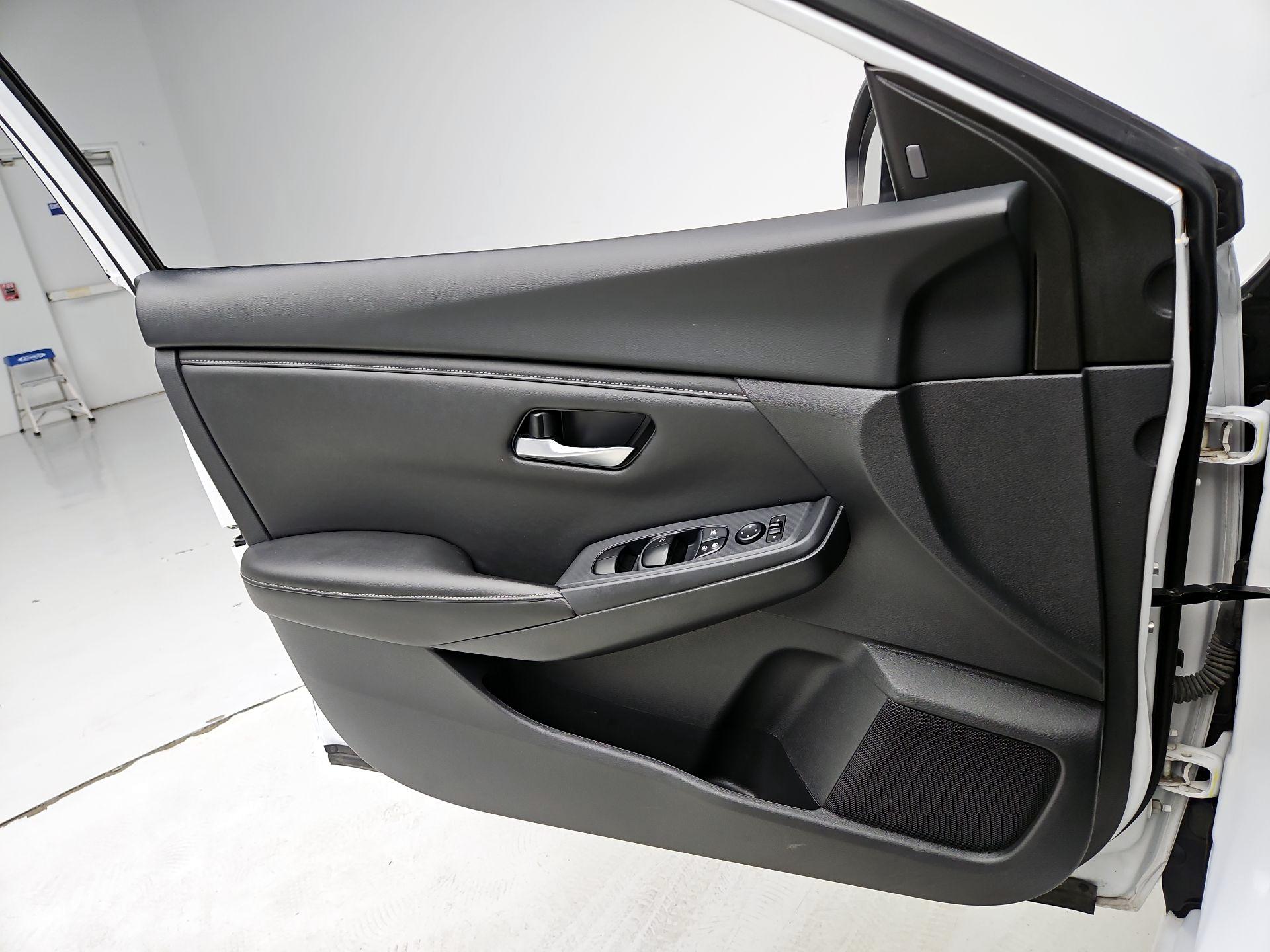 Thumbnail: 2023 Nissan Sentra - 12