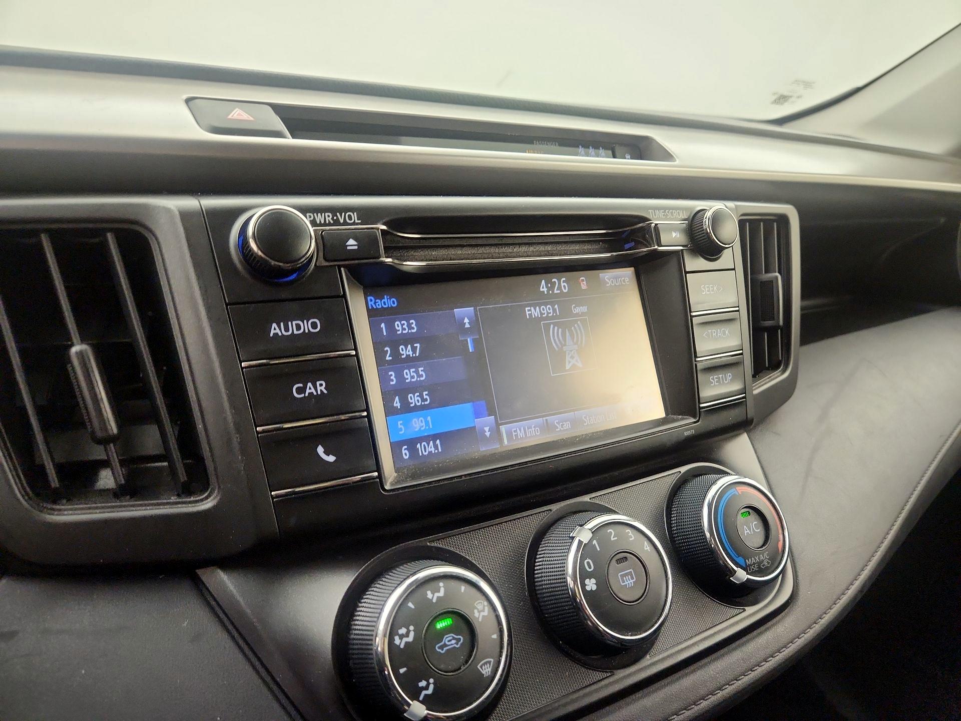 Thumbnail: 2018 Toyota RAV4 - 15