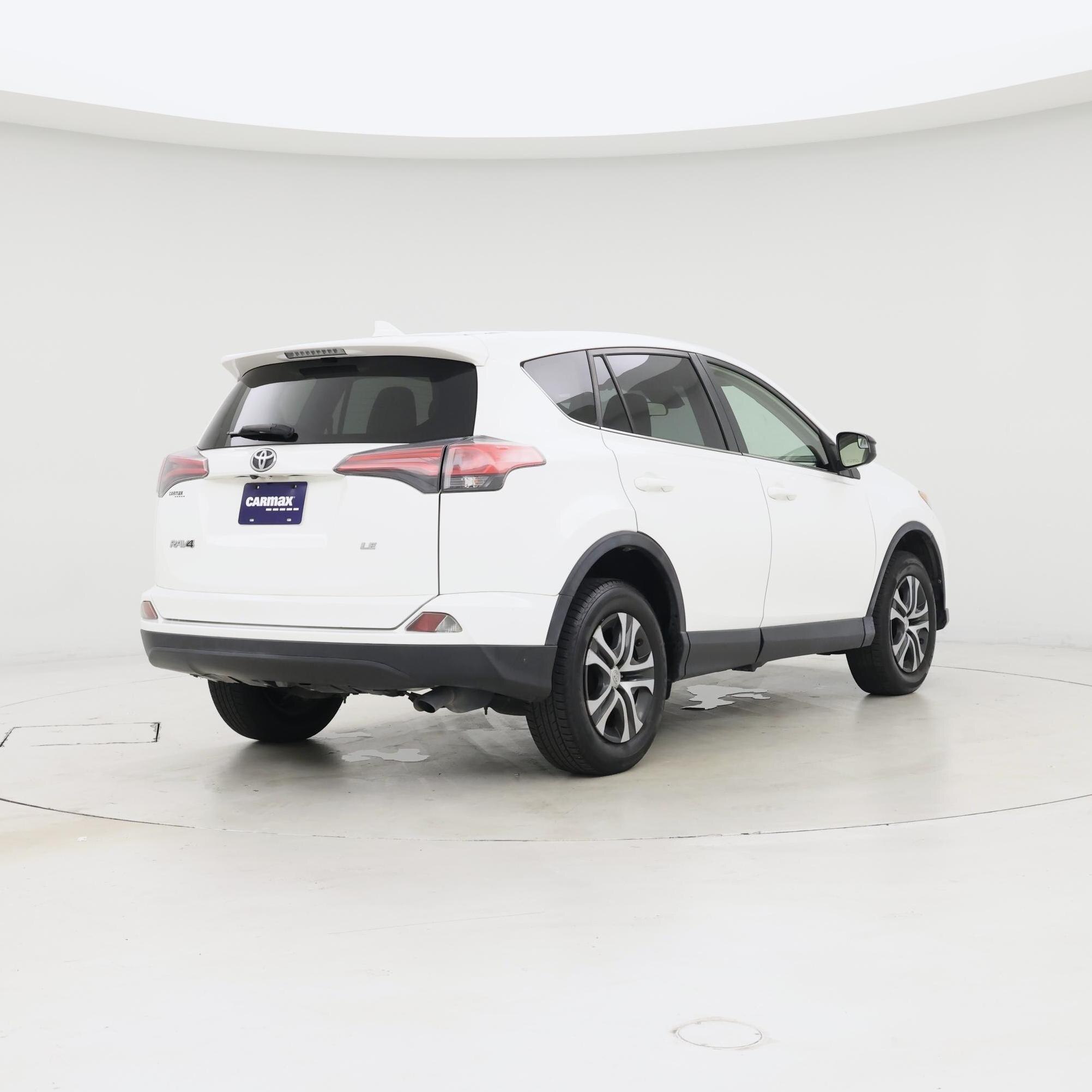 Thumbnail: 2018 Toyota RAV4 - 8