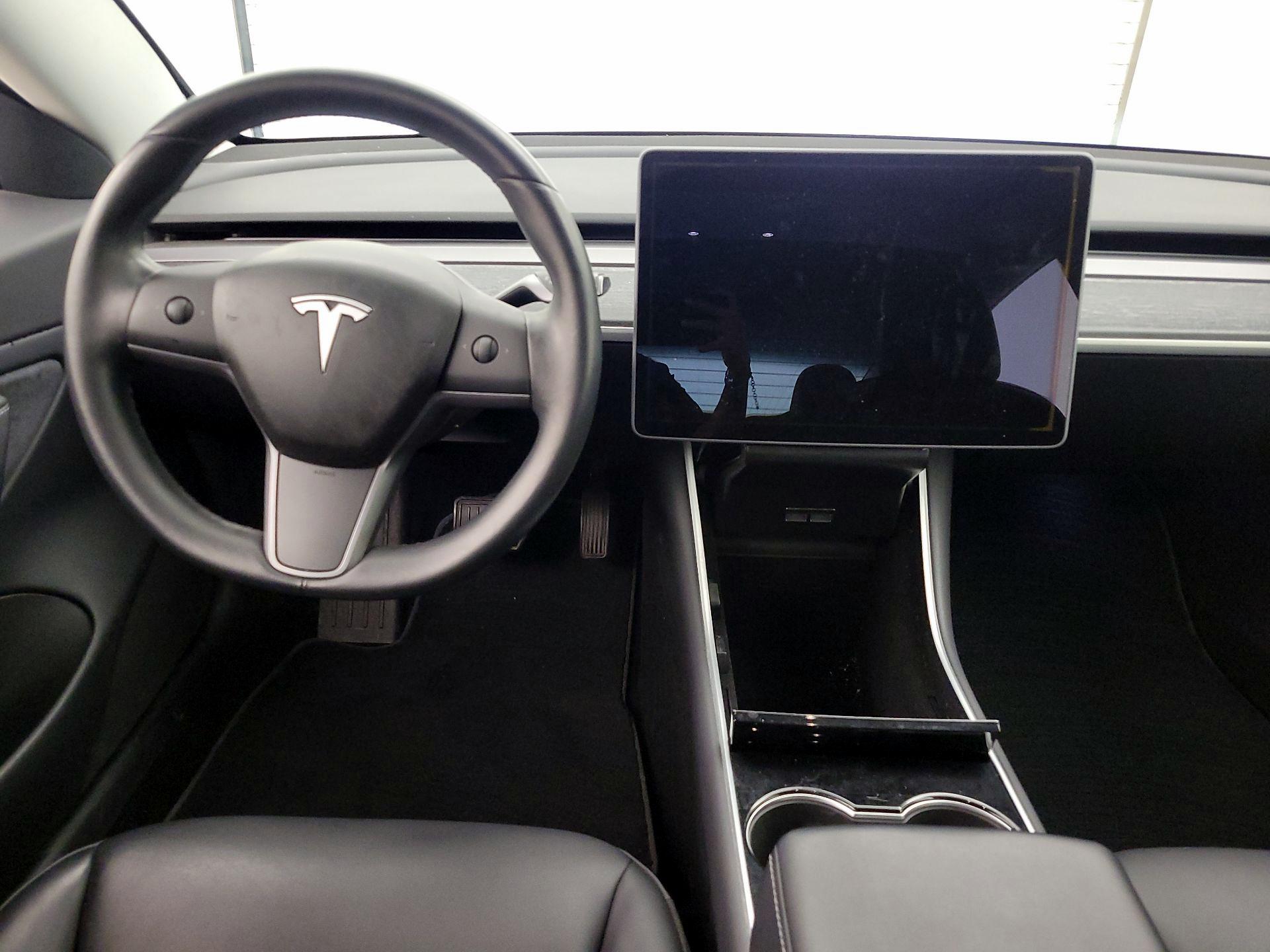 Thumbnail: 2018 Tesla Model 3 - 9