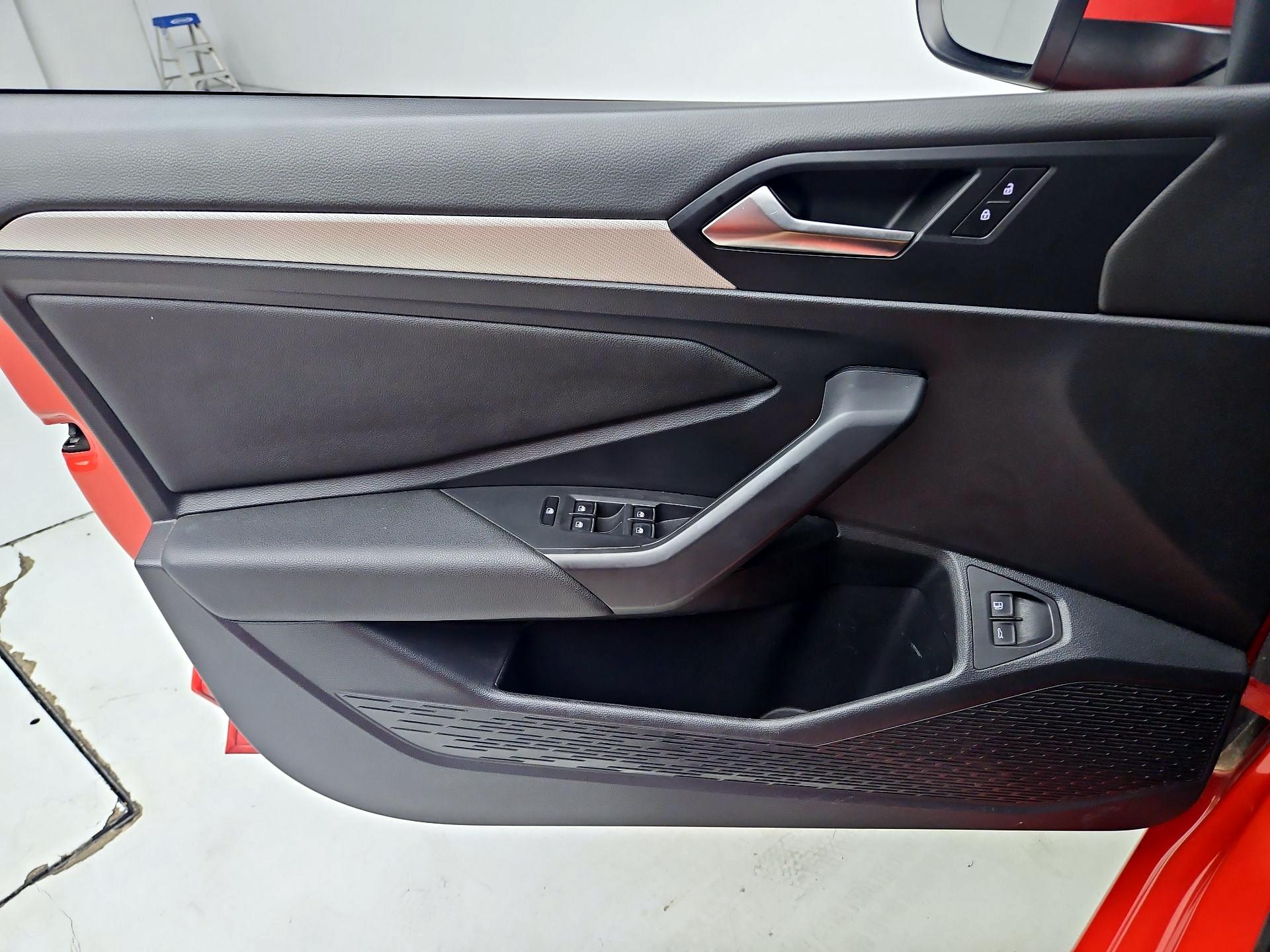 Thumbnail: 2021 Volkswagen Jetta - 12