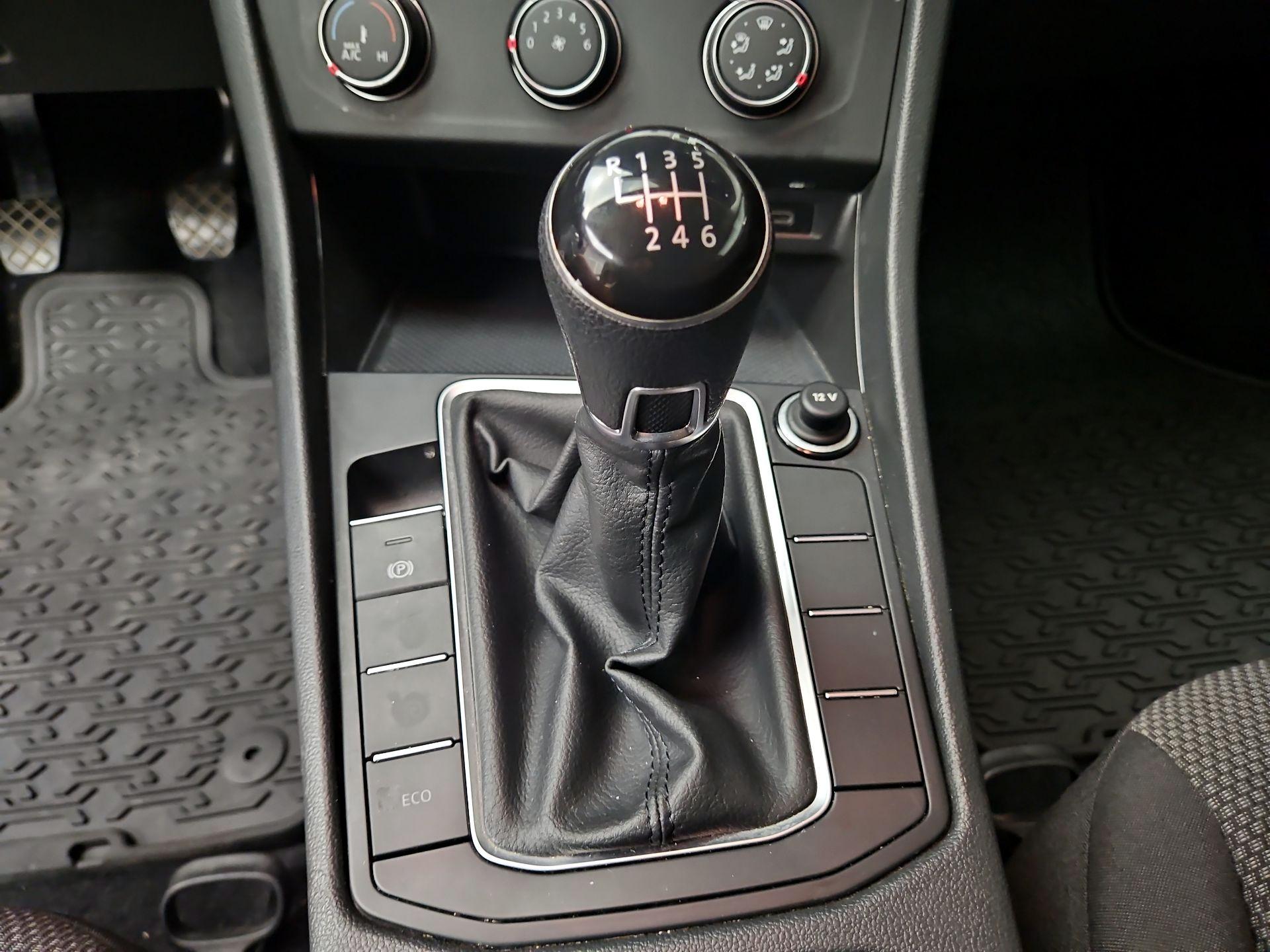 Thumbnail: 2021 Volkswagen Jetta - 16