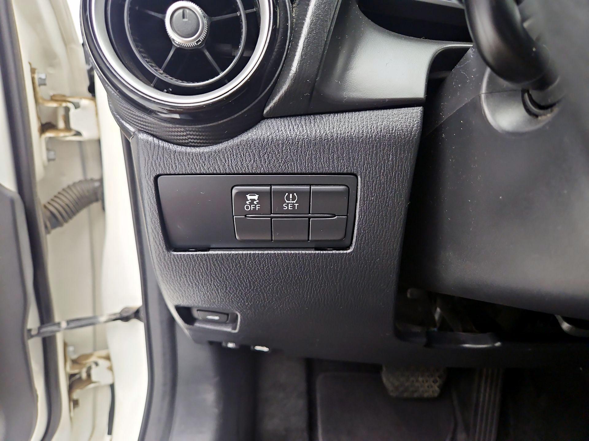 Thumbnail: 2019 Toyota Yaris - 11