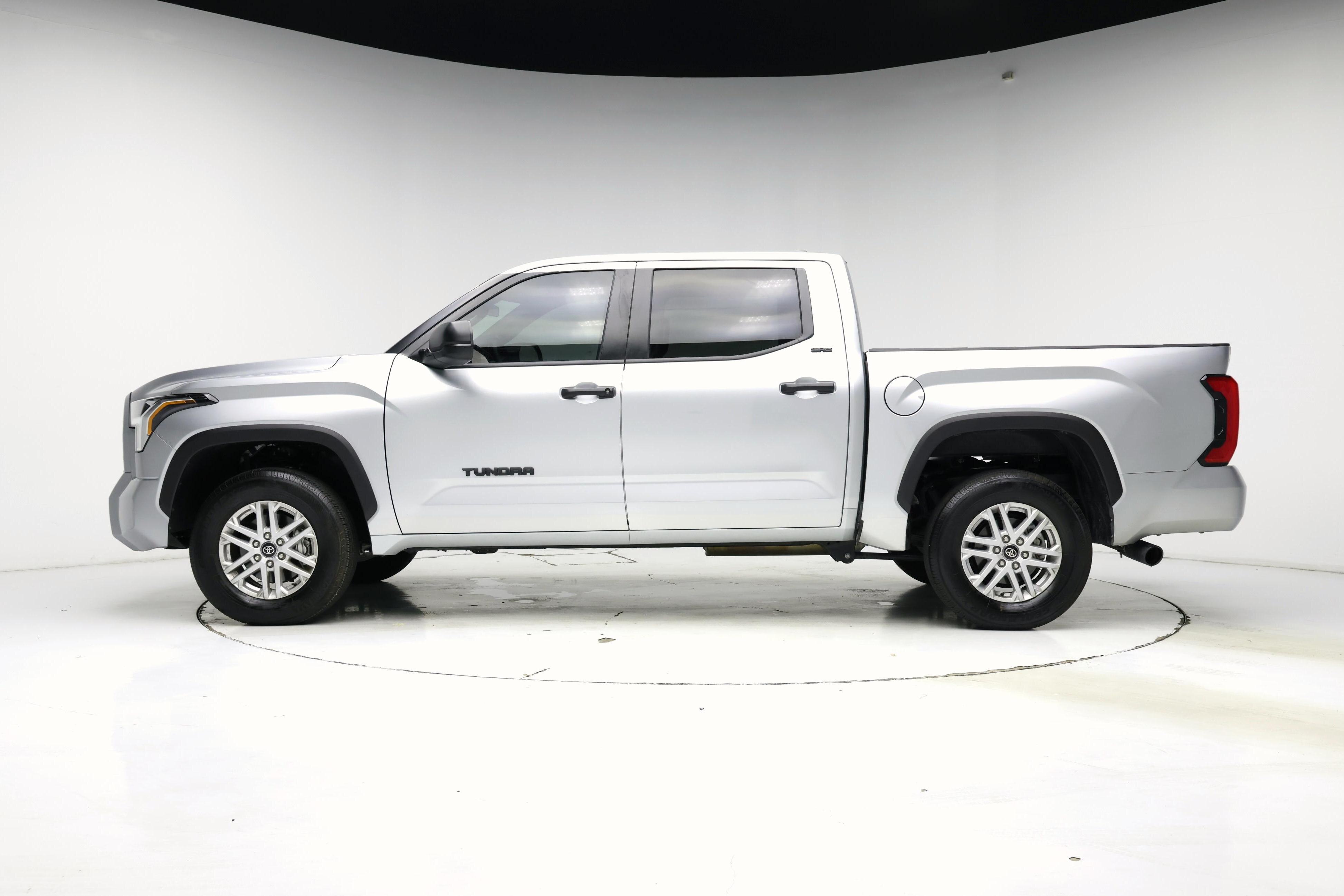 Thumbnail: 2025 Toyota Tundra - 3