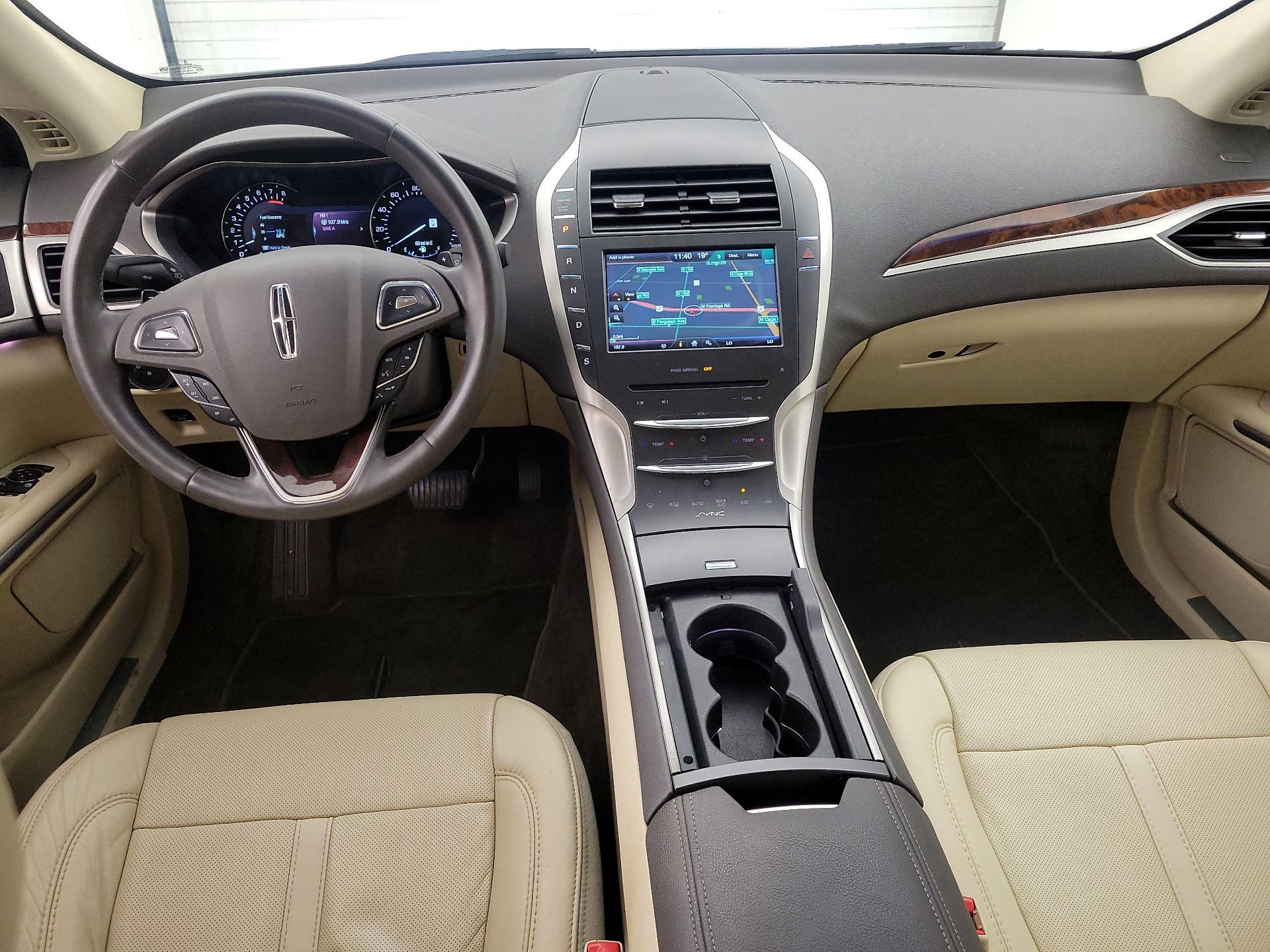 Thumbnail: 2015 Lincoln MKZ - 9