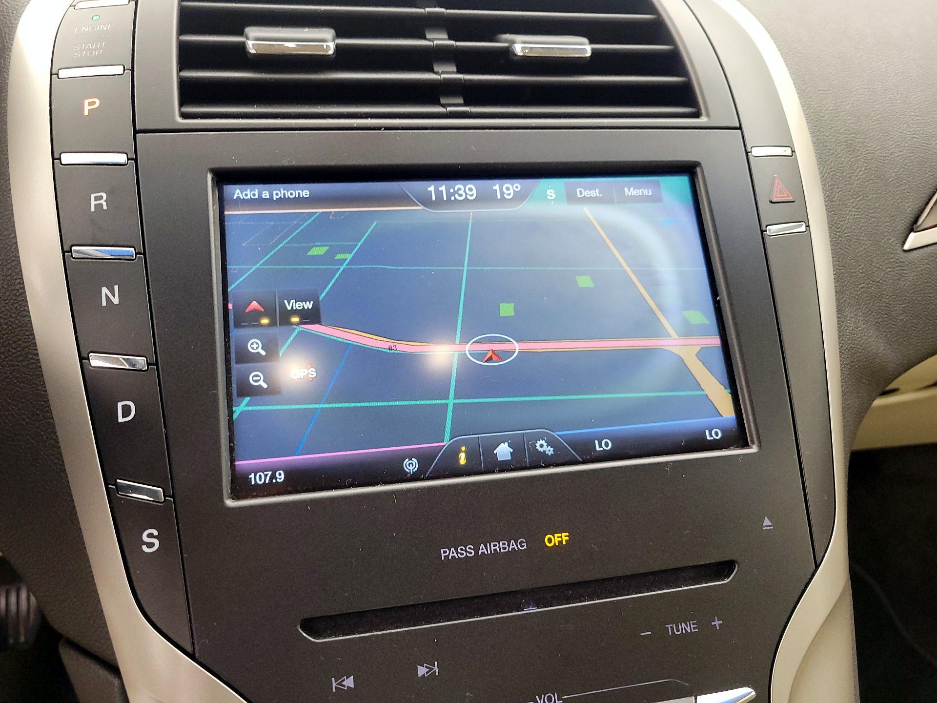 Thumbnail: 2015 Lincoln MKZ - 14