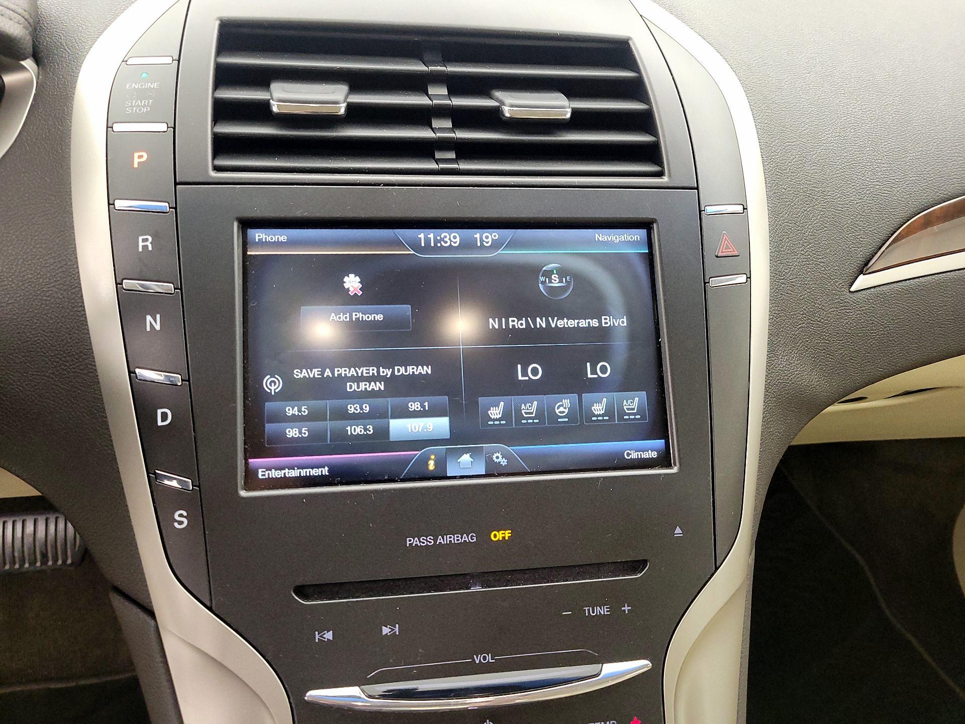 Thumbnail: 2015 Lincoln MKZ - 16