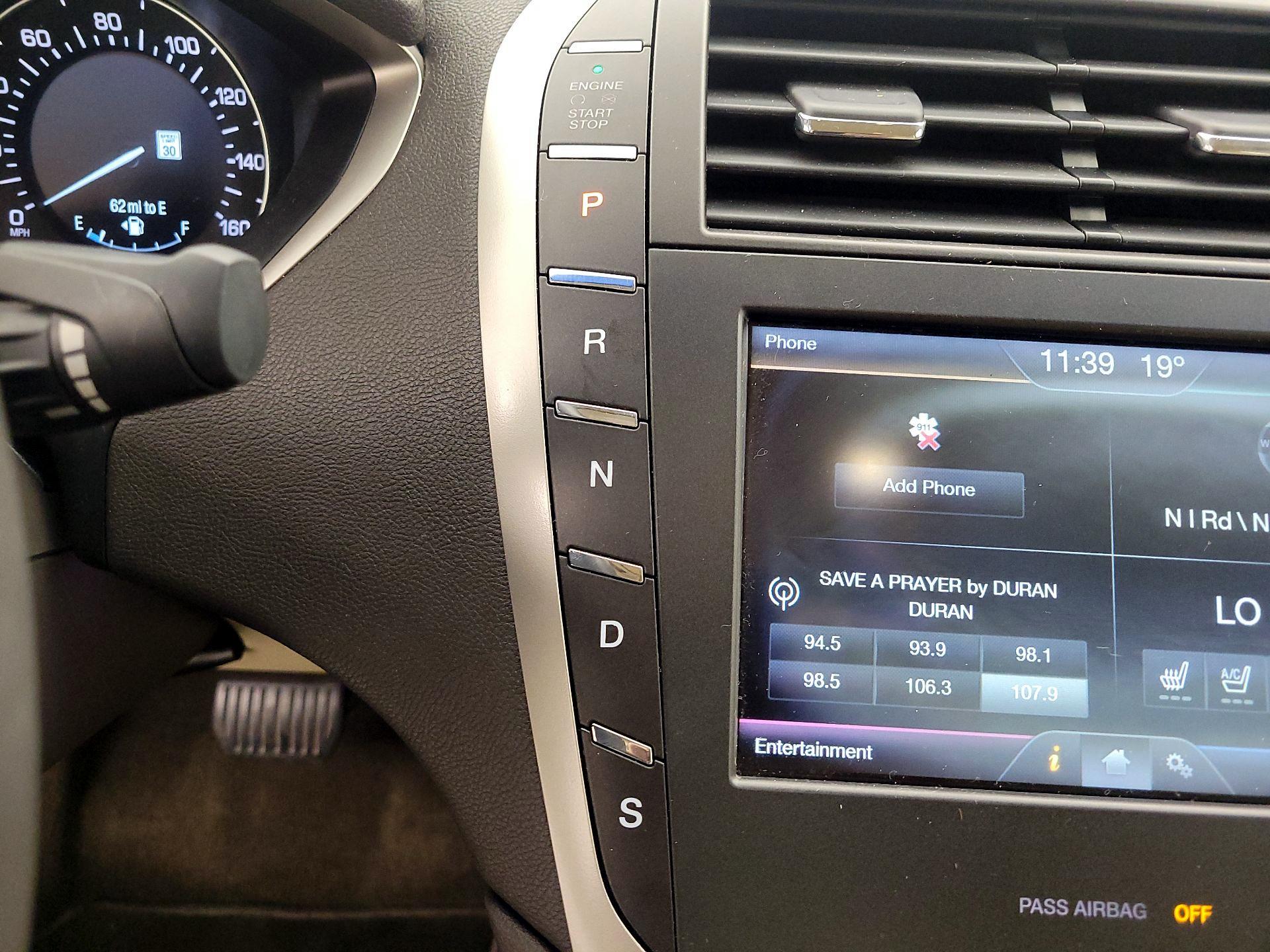 Thumbnail: 2015 Lincoln MKZ - 18