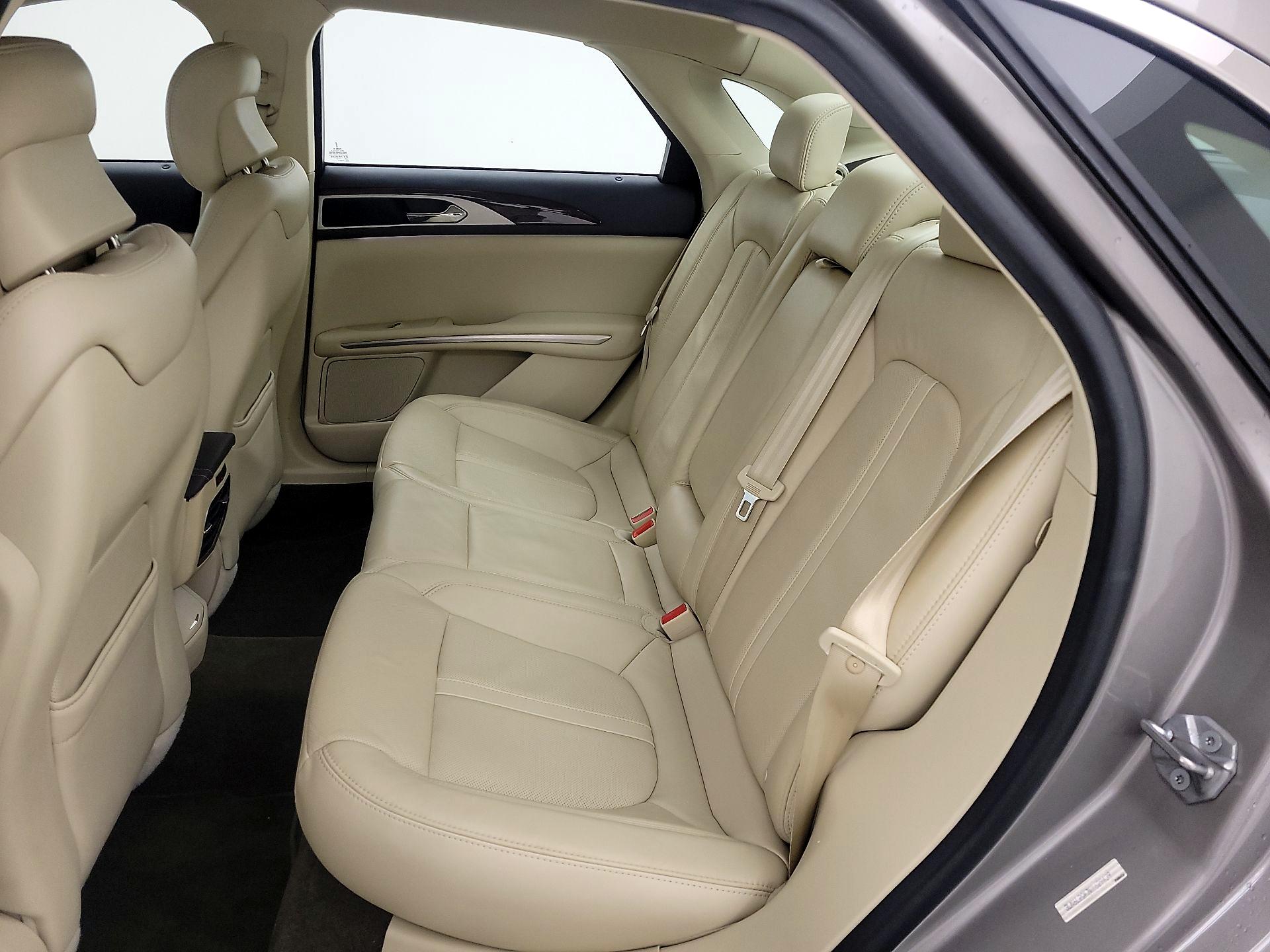 Thumbnail: 2015 Lincoln MKZ - 20