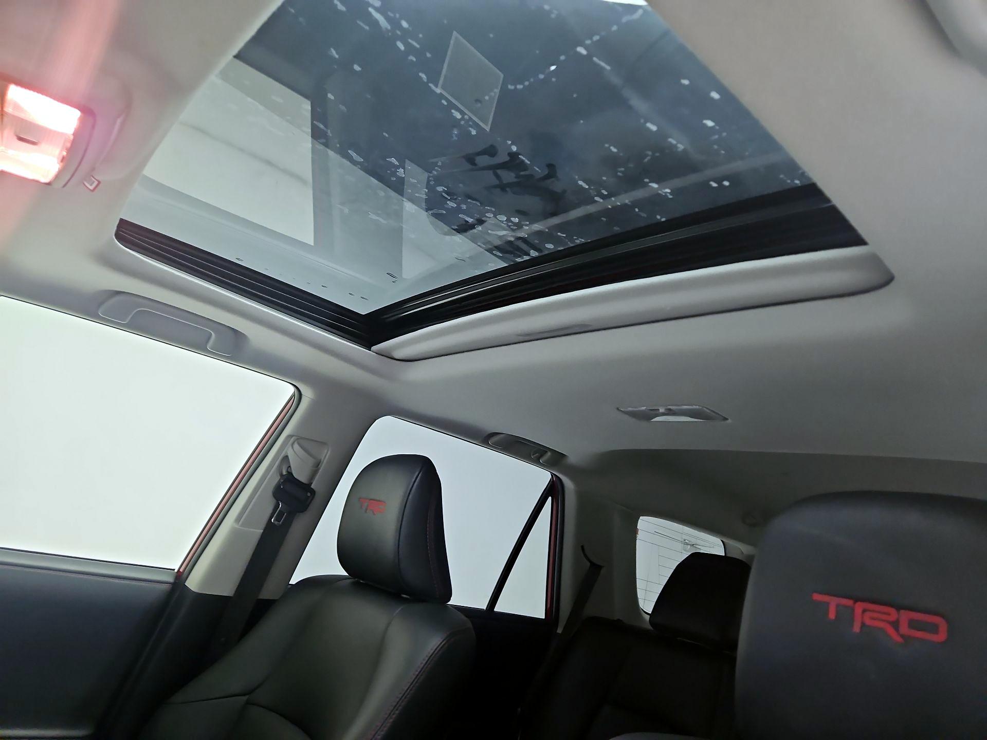 Thumbnail: 2021 Toyota 4Runner - 18