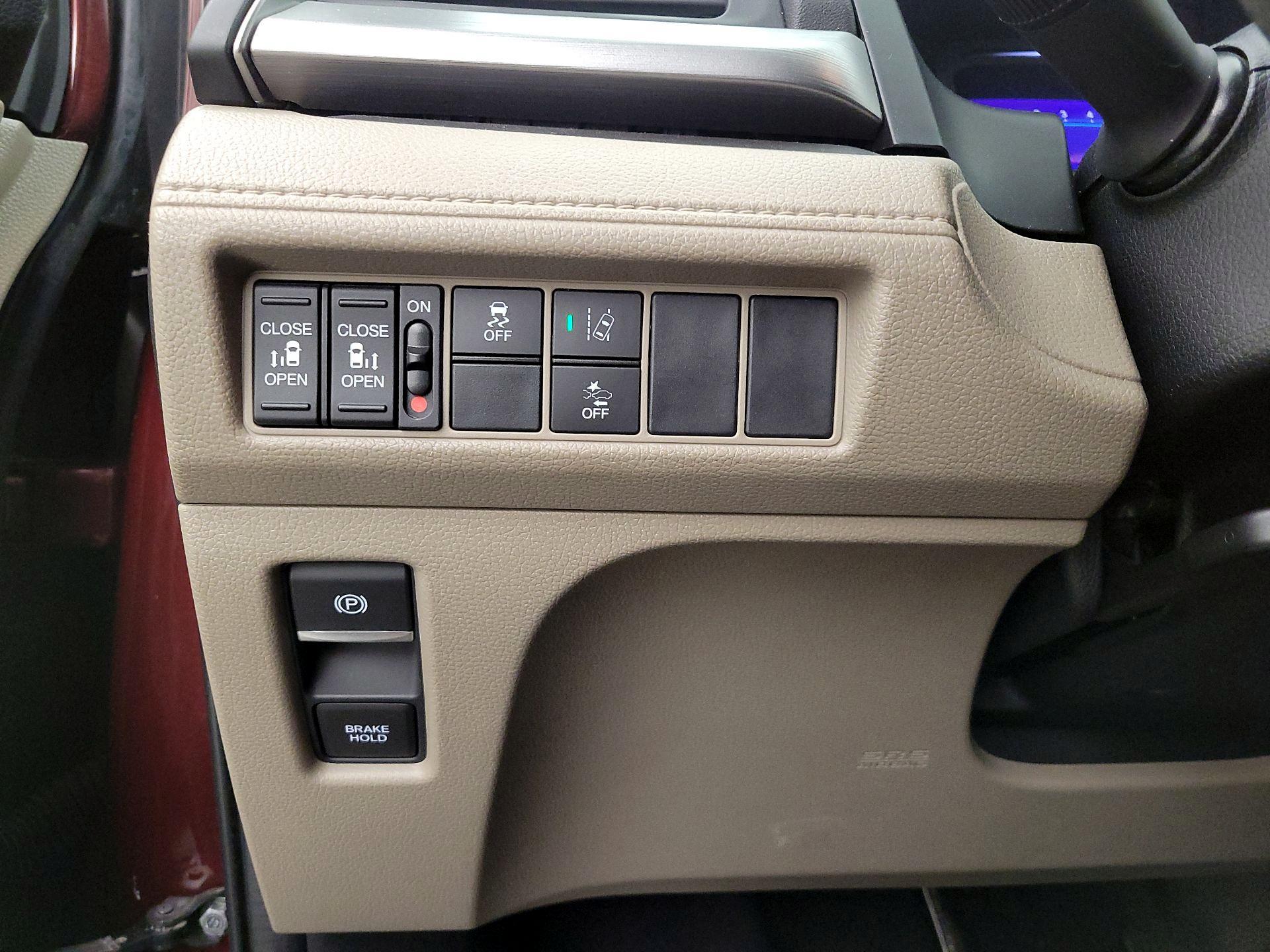 Thumbnail: 2018 Honda Odyssey - 13