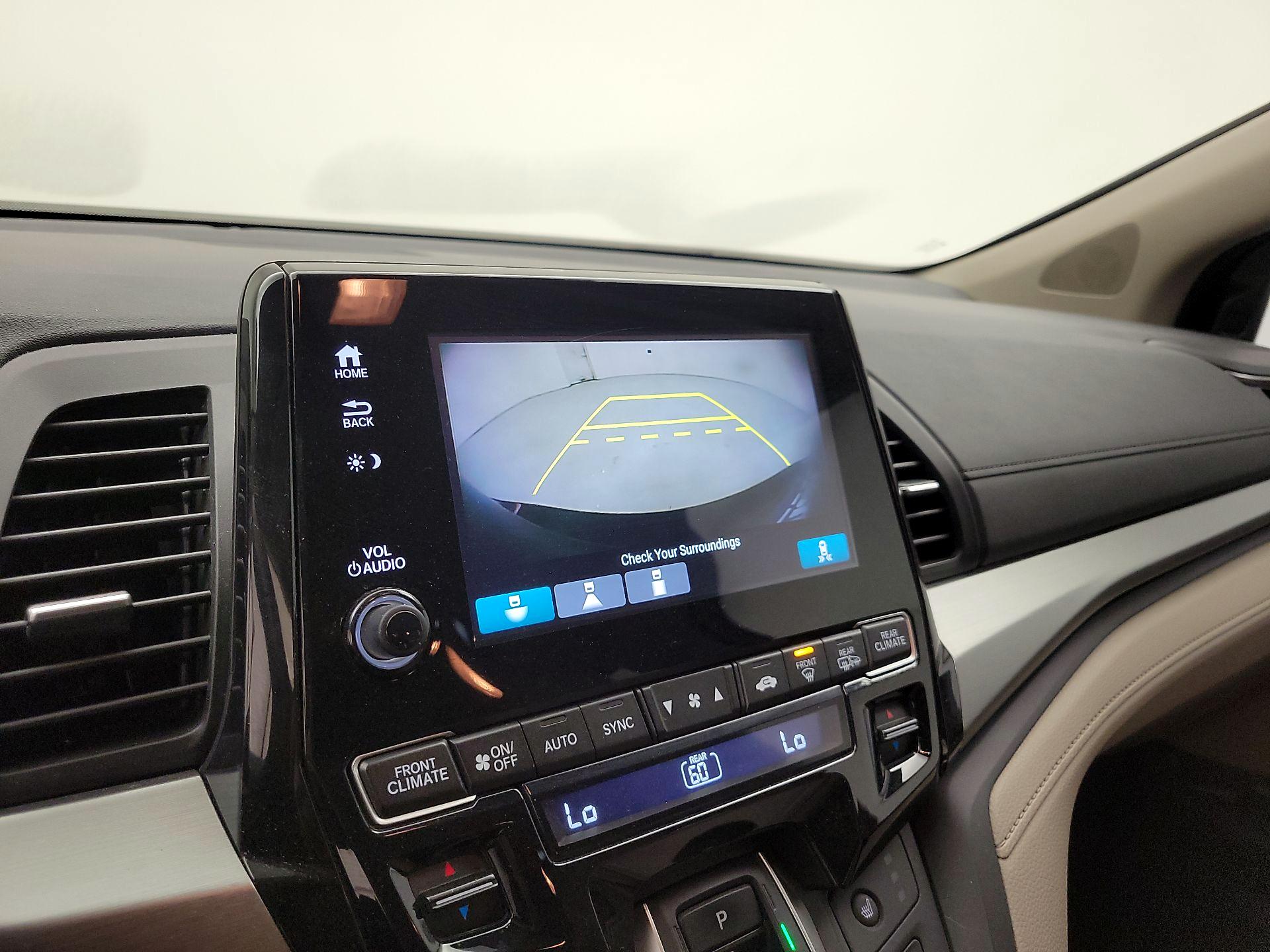 Thumbnail: 2018 Honda Odyssey - 14