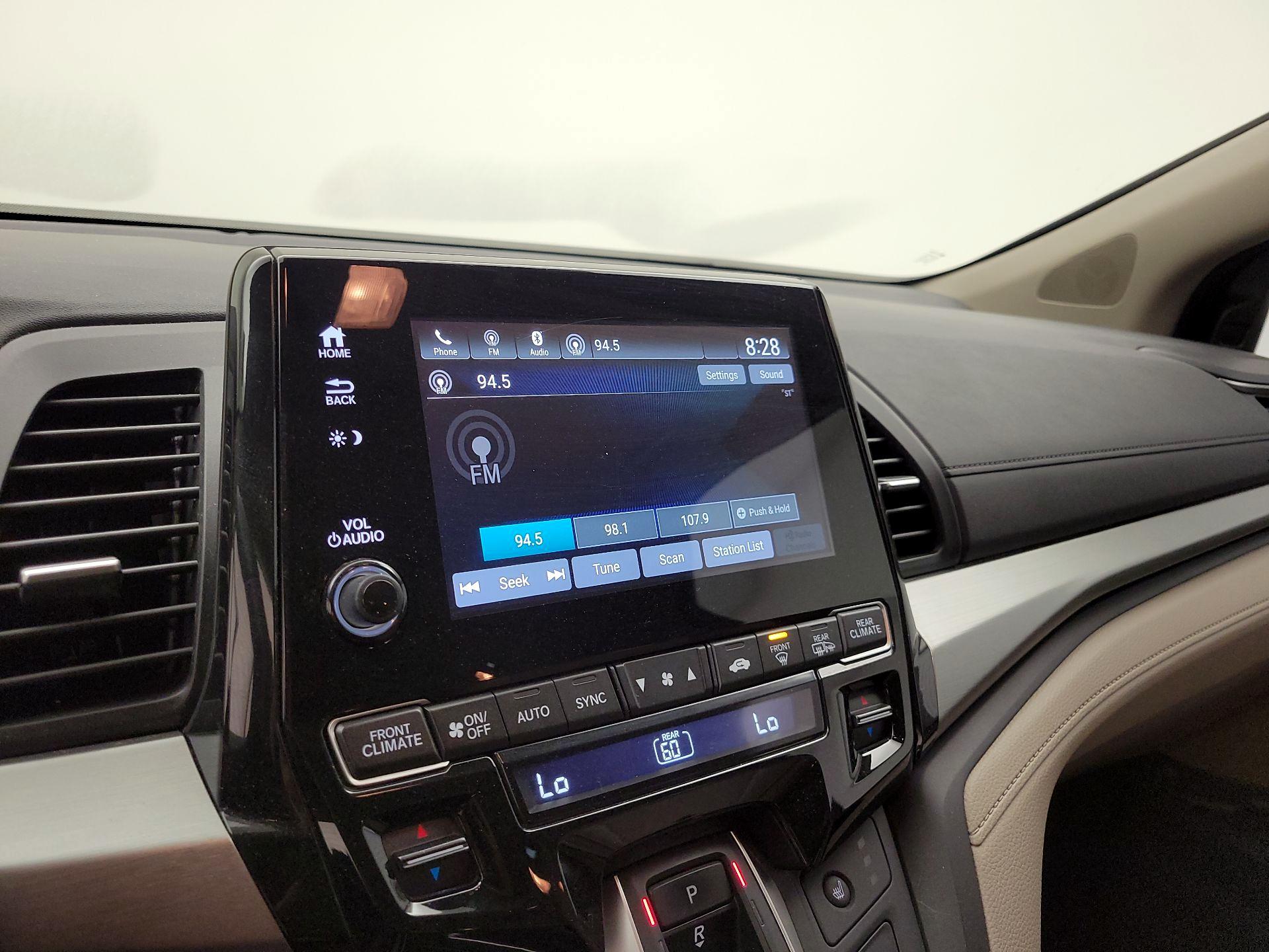 Thumbnail: 2018 Honda Odyssey - 15