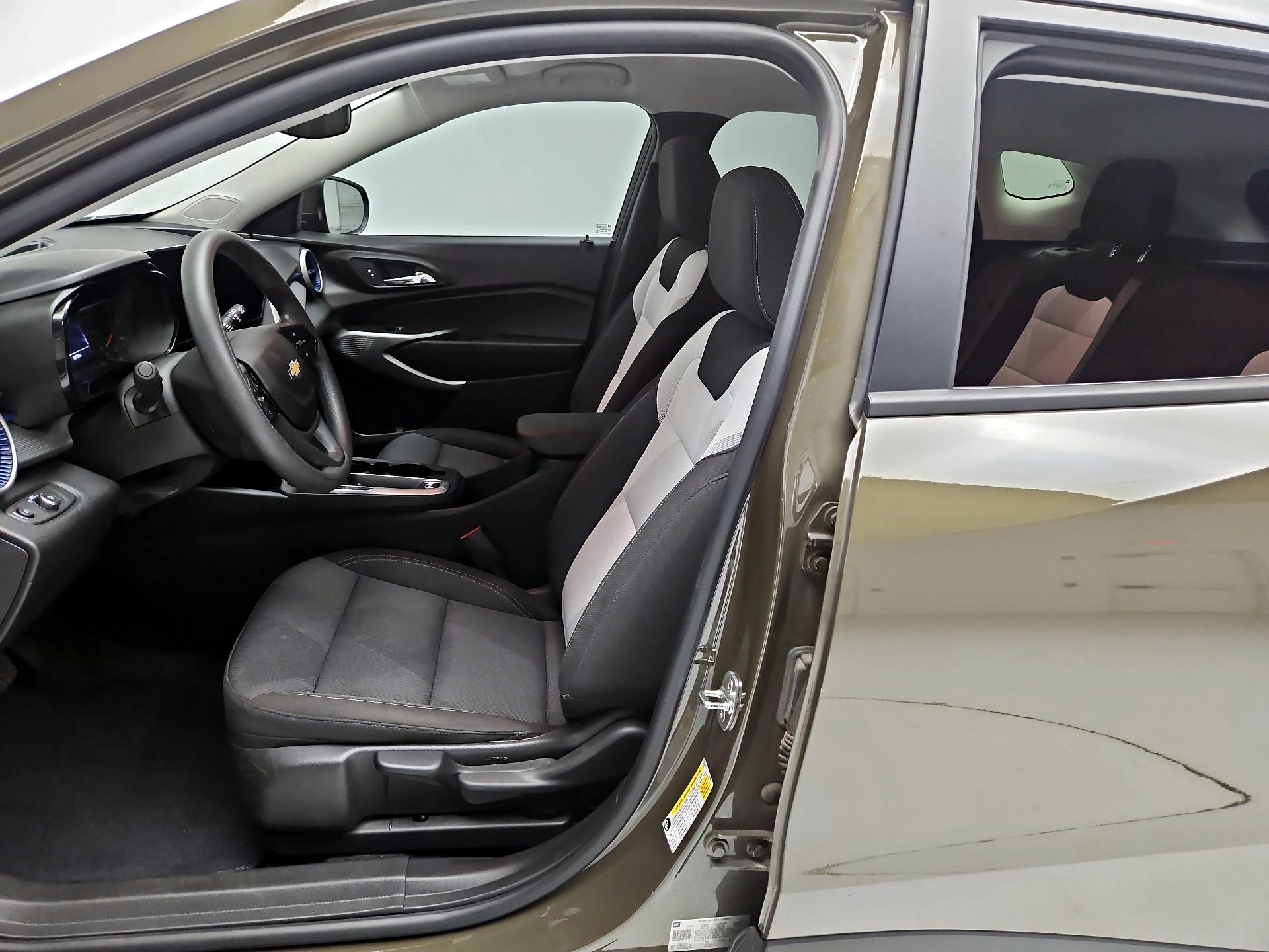 Thumbnail: 2024 Chevrolet Trax - 9