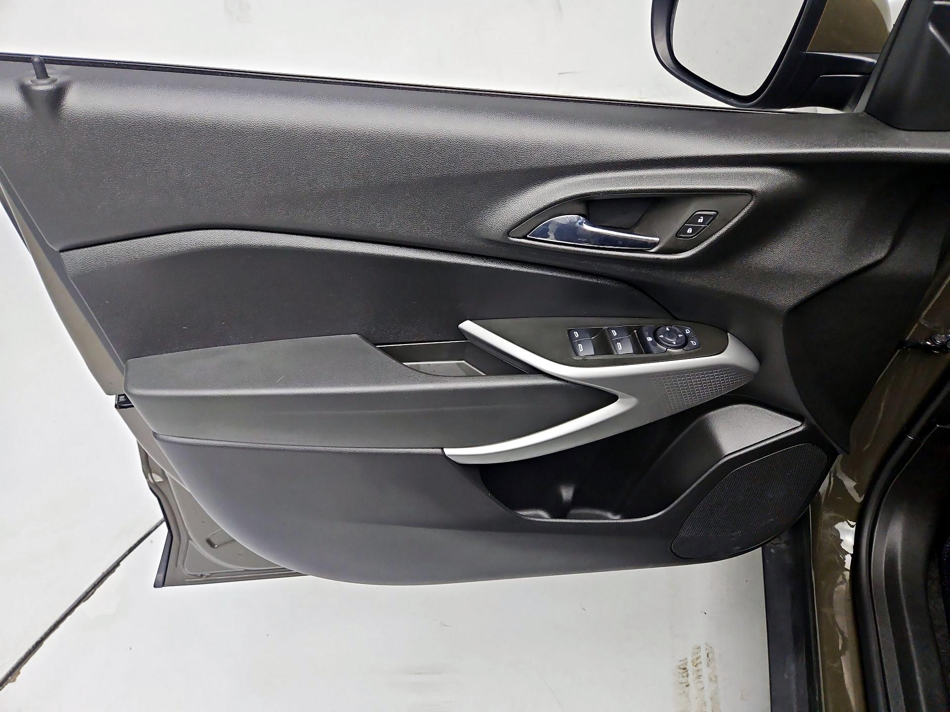 Thumbnail: 2024 Chevrolet Trax - 10