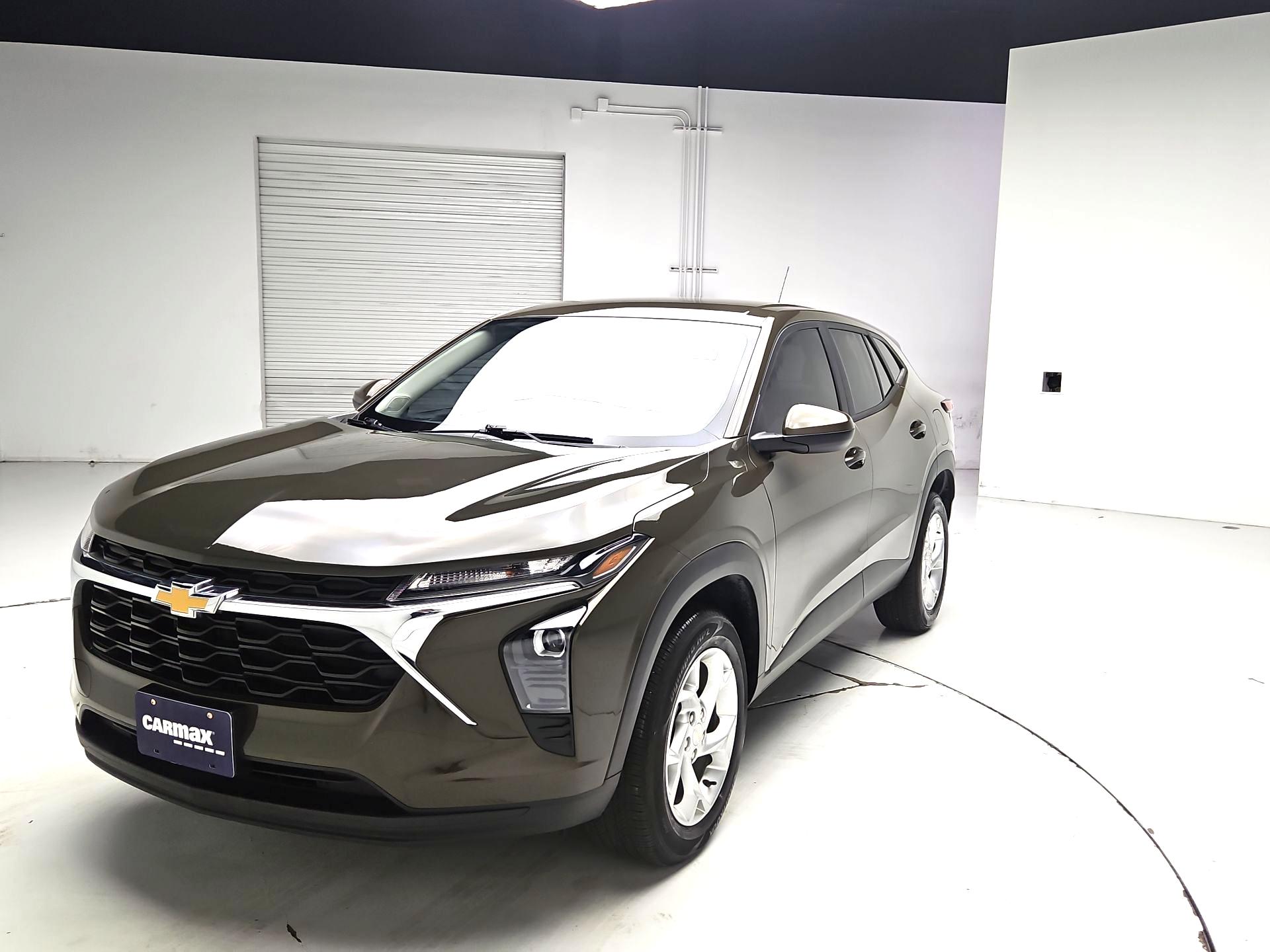 Thumbnail: 2024 Chevrolet Trax - 3