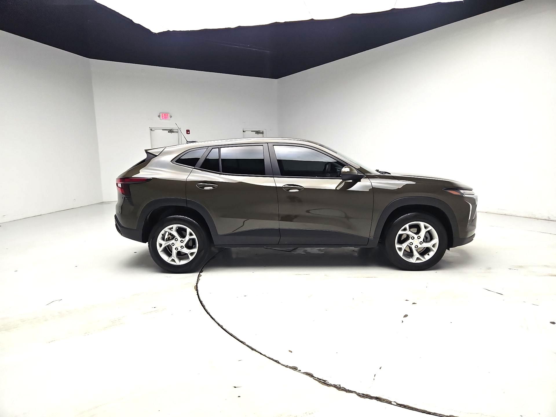 Thumbnail: 2024 Chevrolet Trax - 4